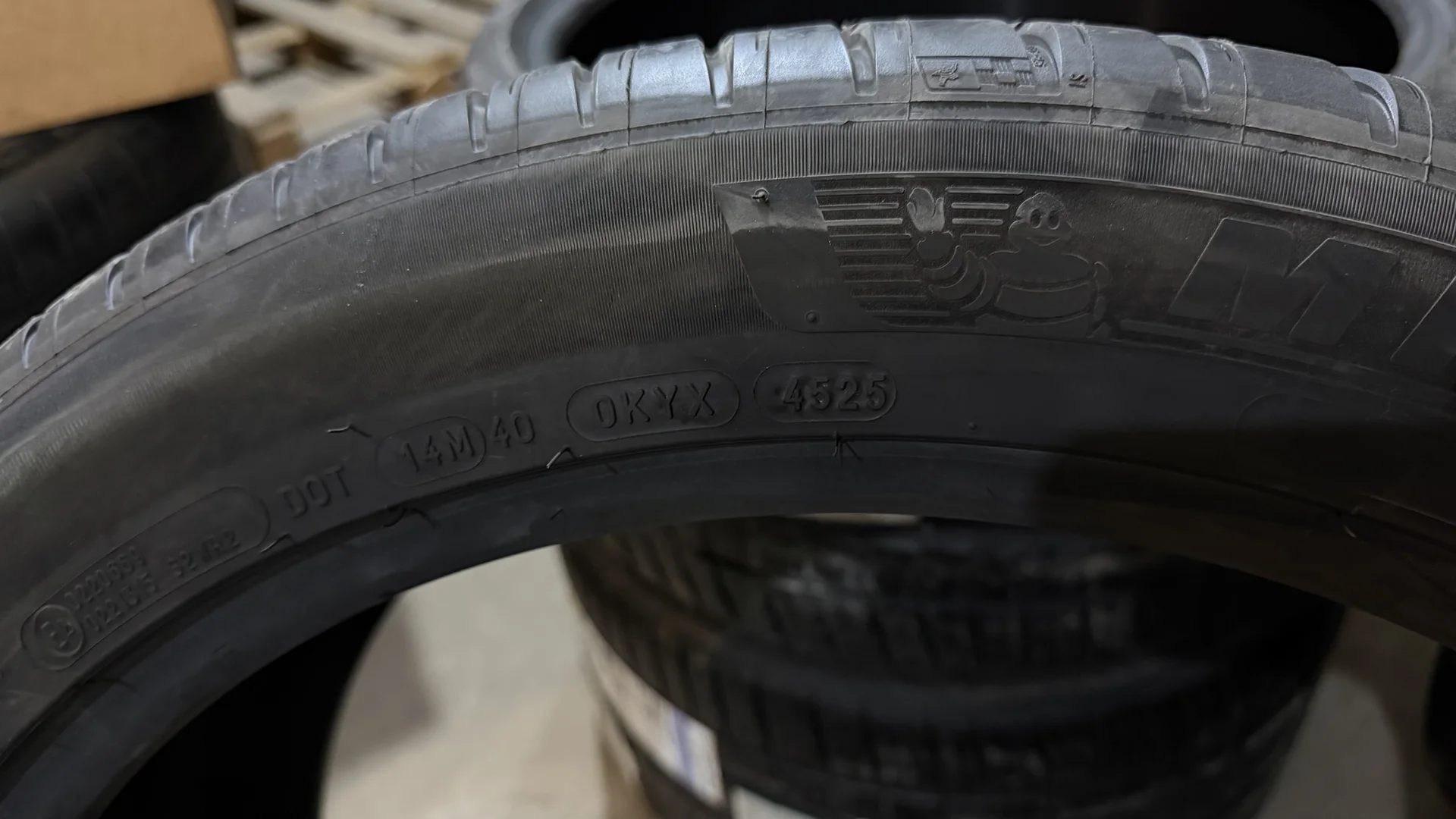 Michelin Pilot Sport 4 SUV ZP 275/40 R22 и 315/35 - миниатюра 4
