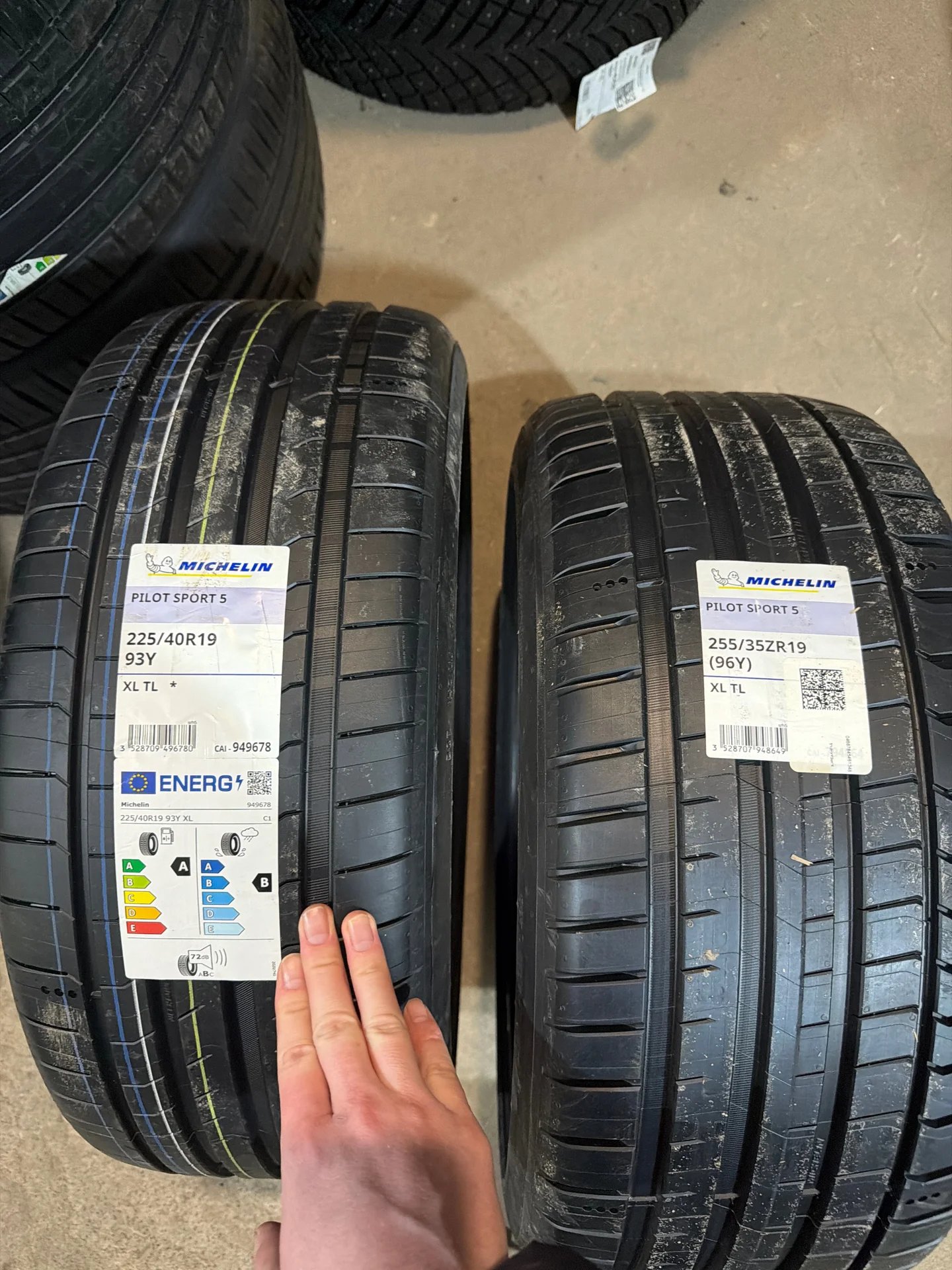 Michelin Pilot Sport 5 225/40 R19 и 255/35 R19 96Y