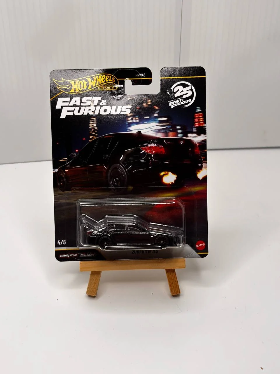 Hot Wheels Premium 2010 BMW M5 - миниатюра 2