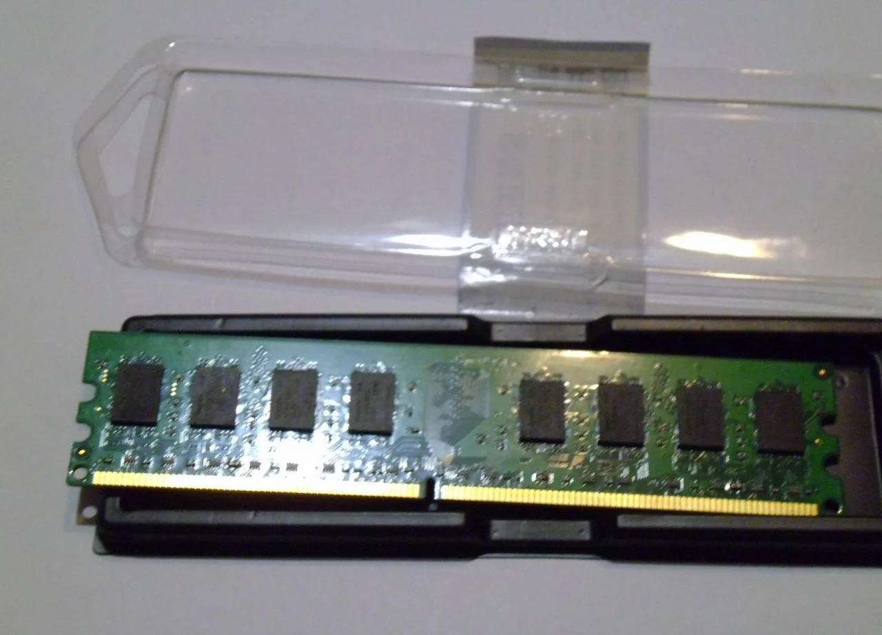 Оперативная память 2 Гб DDR2 567 dimm 1.8v - миниатюра 3
