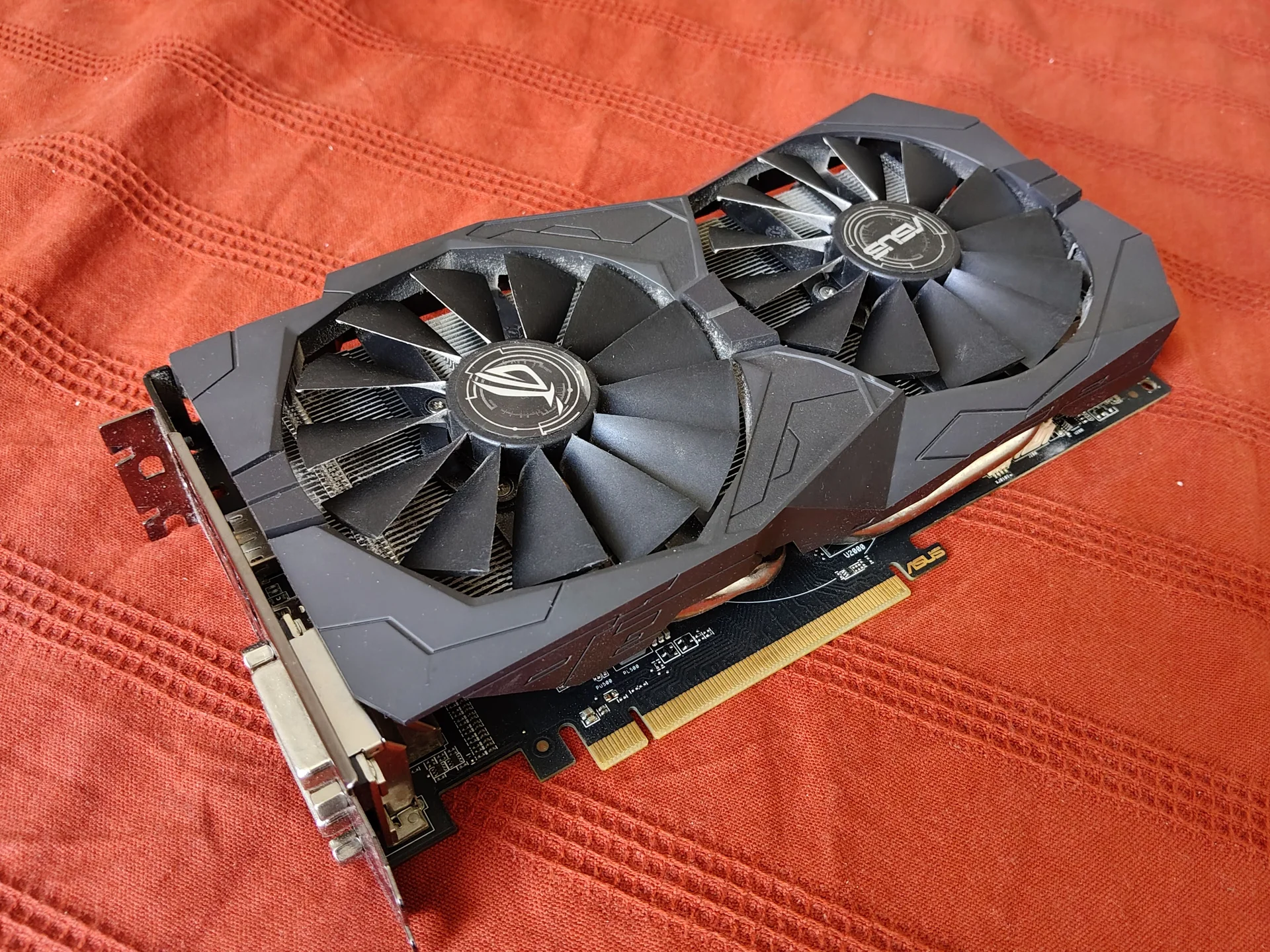 Radion RX 570 series 4 gb - изображение 1