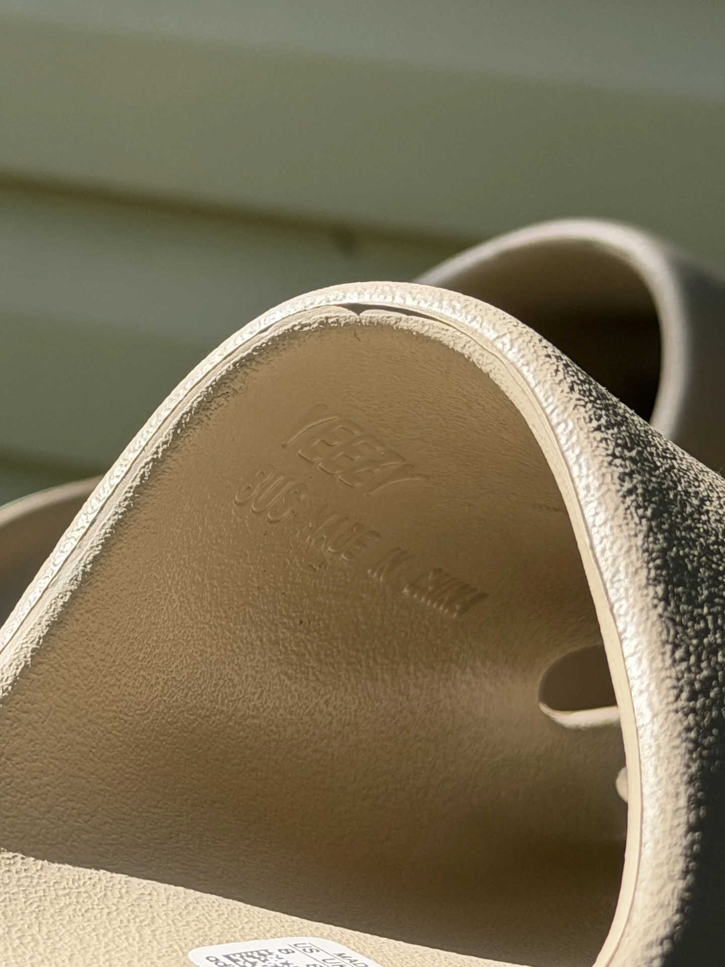 Сланцы Adidas Yeezy slide 39 - миниатюра 4