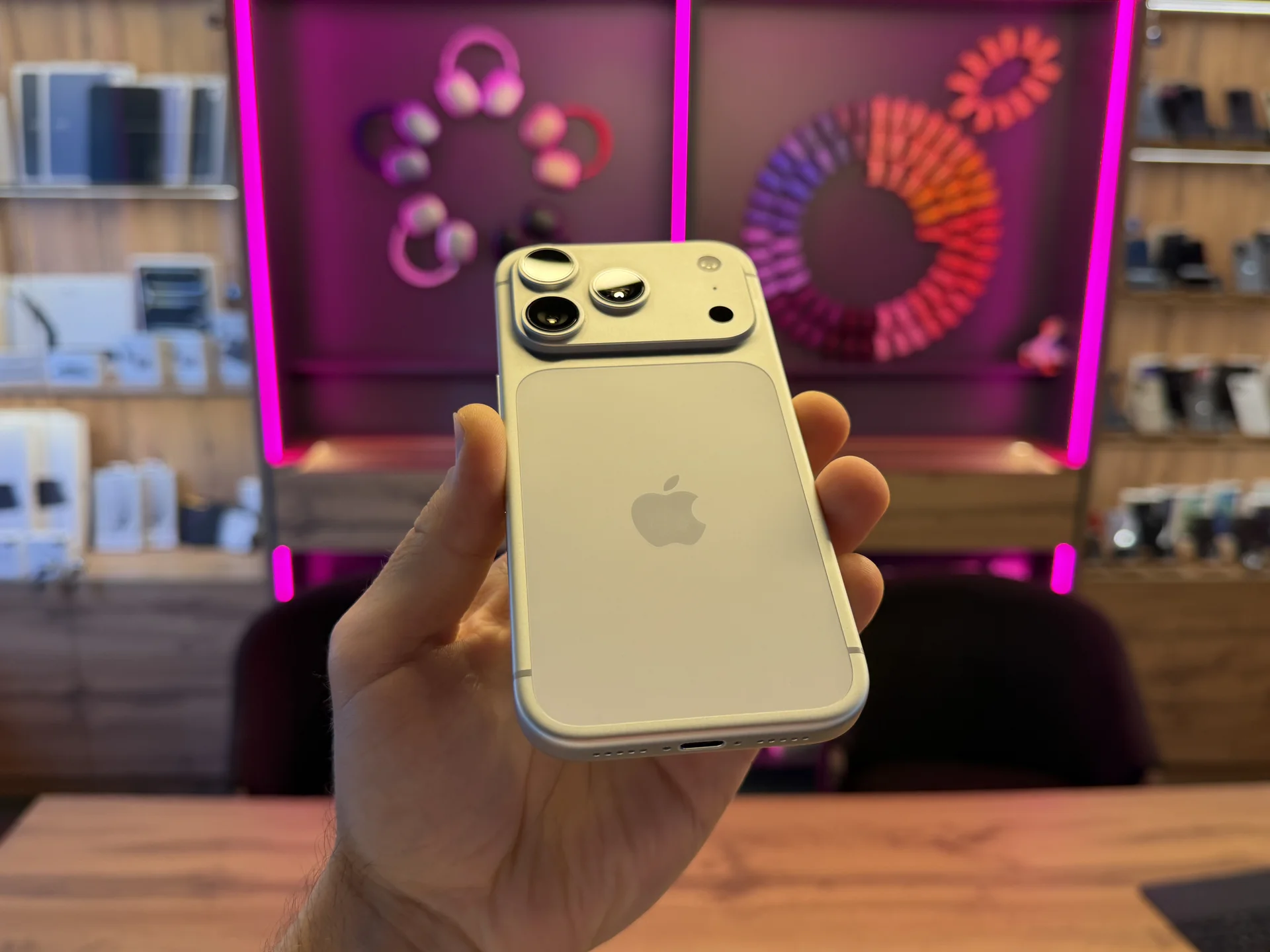 iphone 17 Pro 256 Silver - миниатюра 2