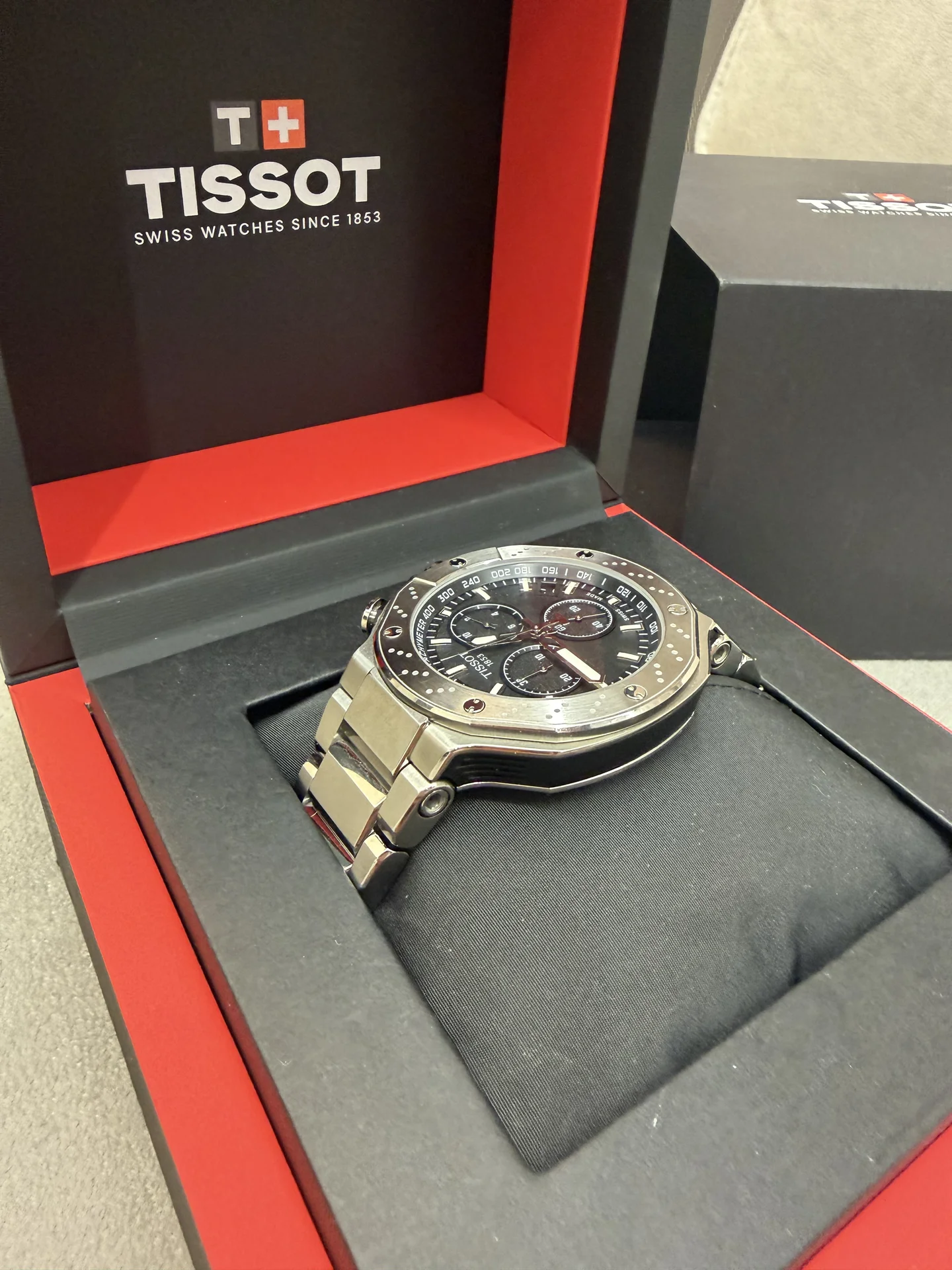 Швейцарские наручные часы Tissot T141.417.11.051.0 - миниатюра 4