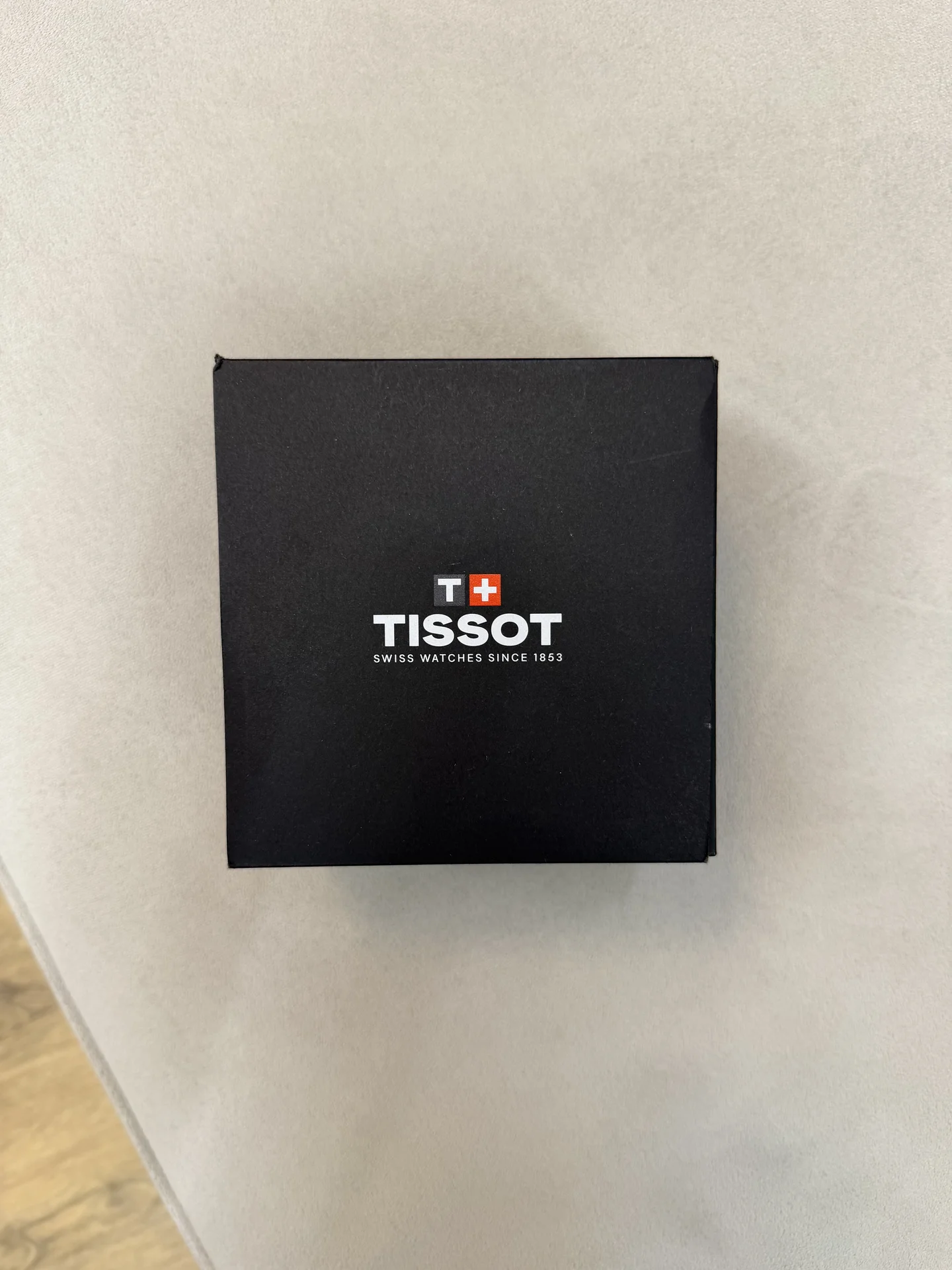 Швейцарские наручные часы Tissot T141.417.11.051.0 - миниатюра 5