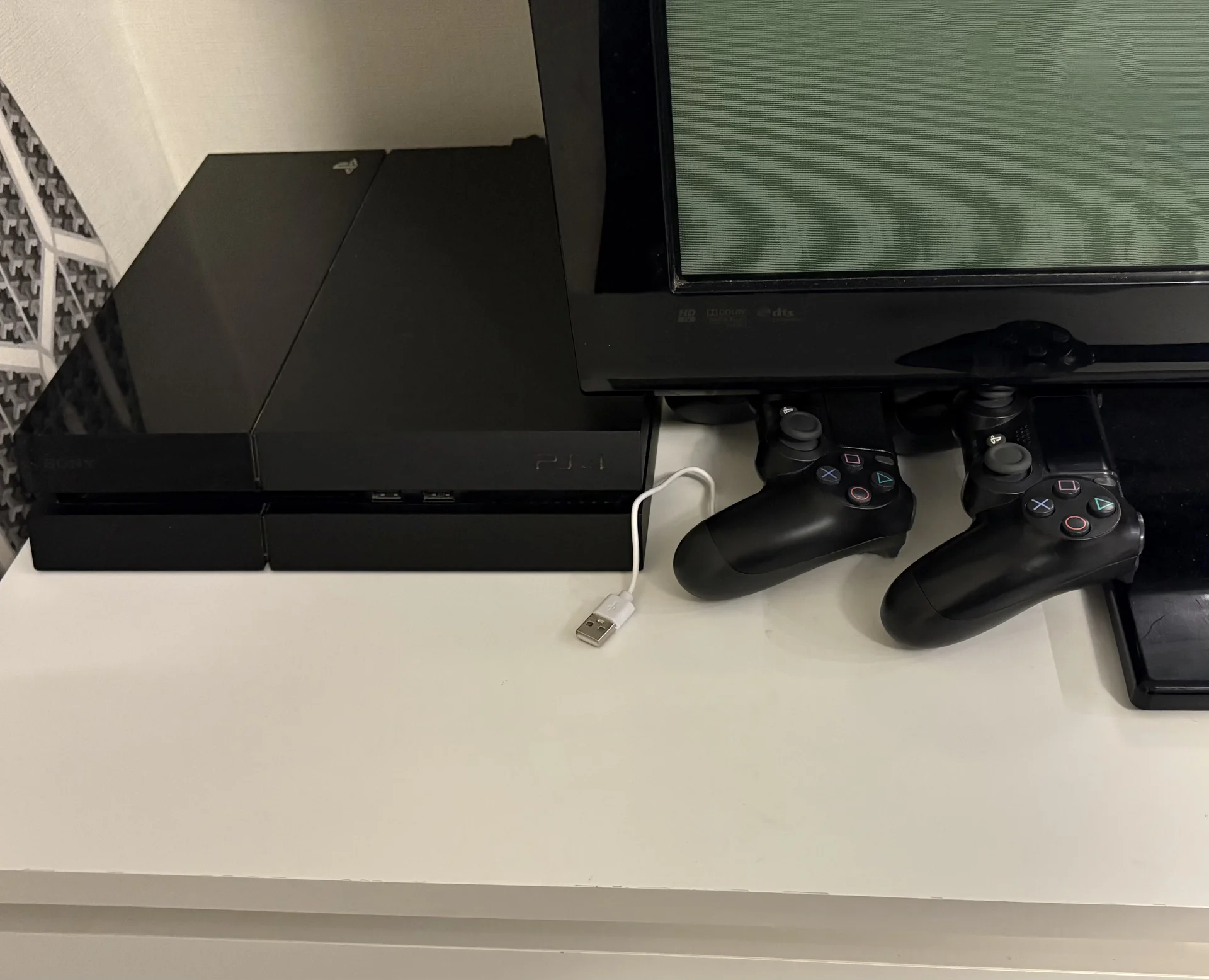 обменяю PS 4 FAT на технику - изображение 1