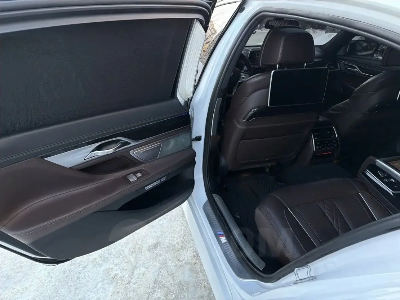BMW 750LI - миниатюра 11