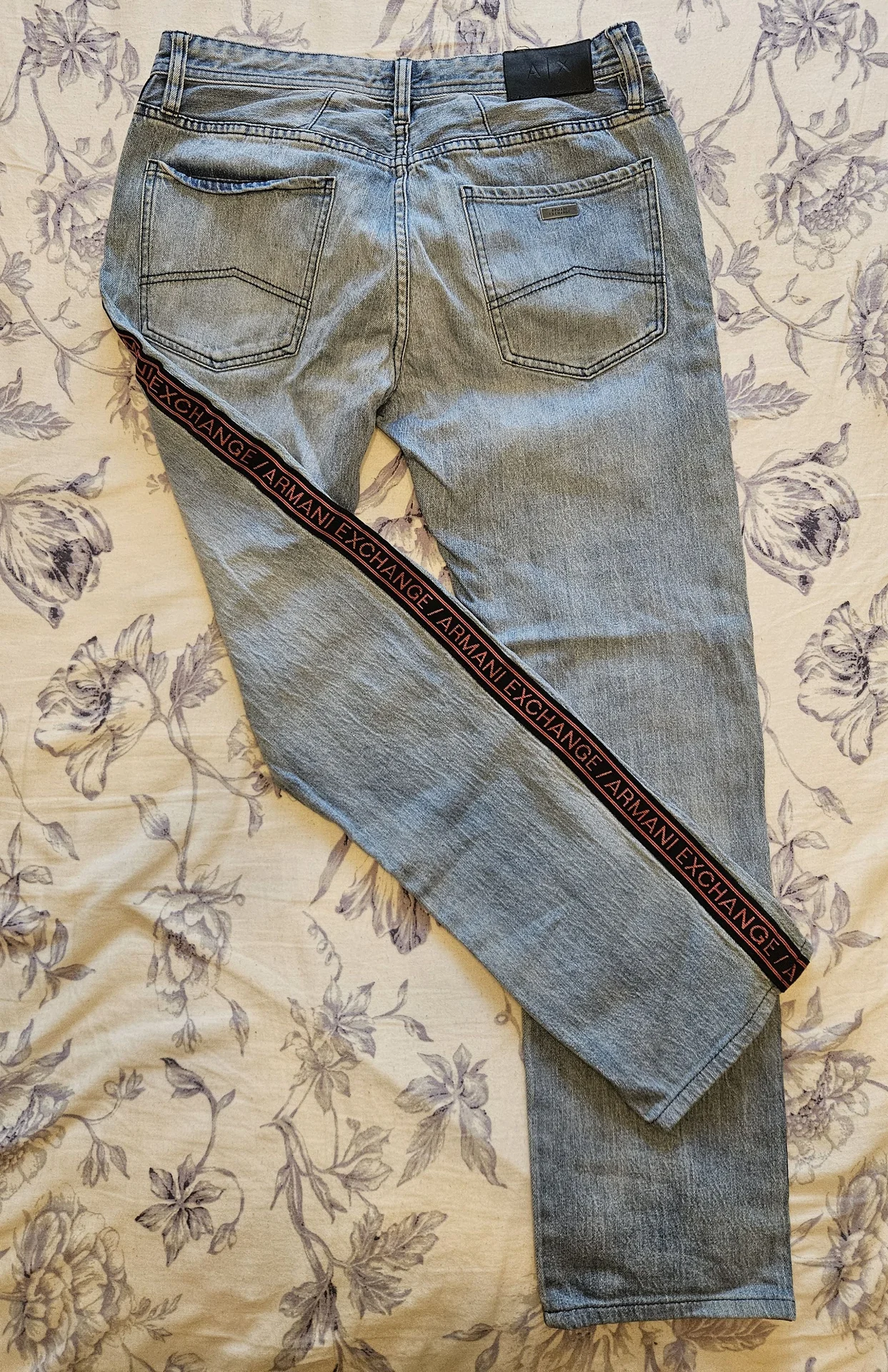 Джинсы Armani Exchange - миниатюра 2