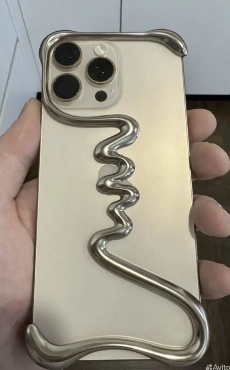 Металлический чехол на iPhone 16 pro max - миниатюра 2