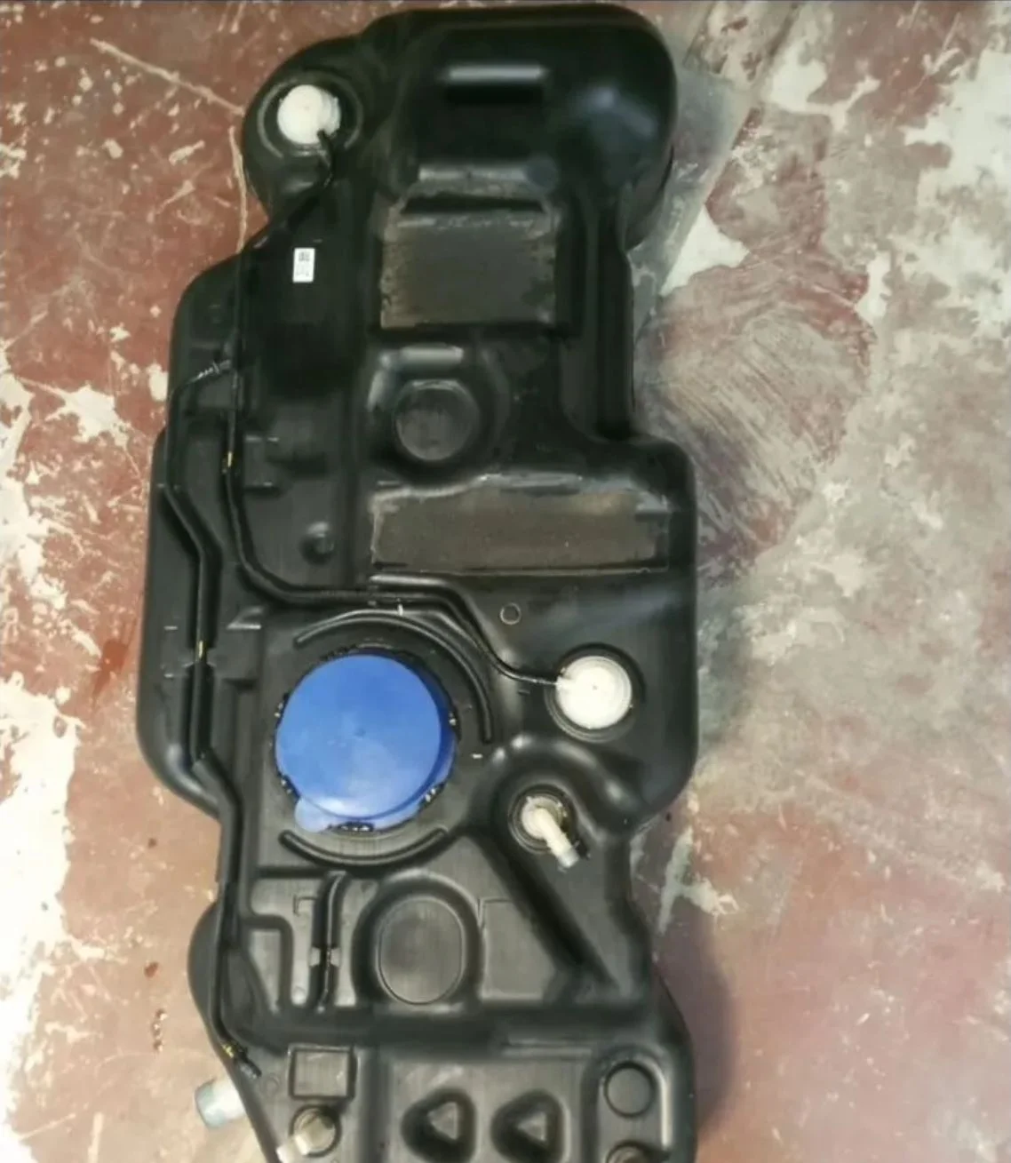 Бензобак для Hyundai Staria 2,2 td - миниатюра 2