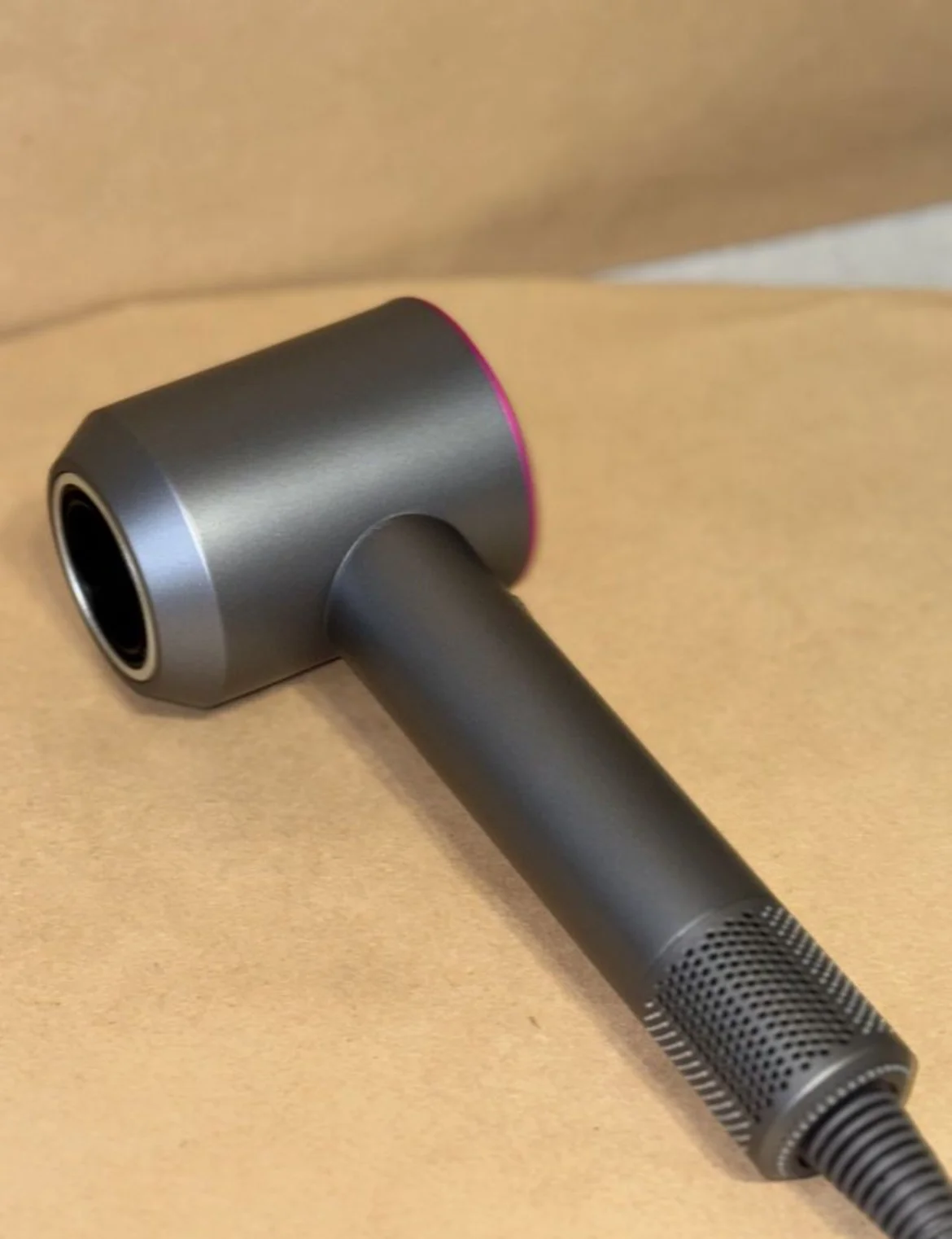 Фен Dyson - миниатюра 6