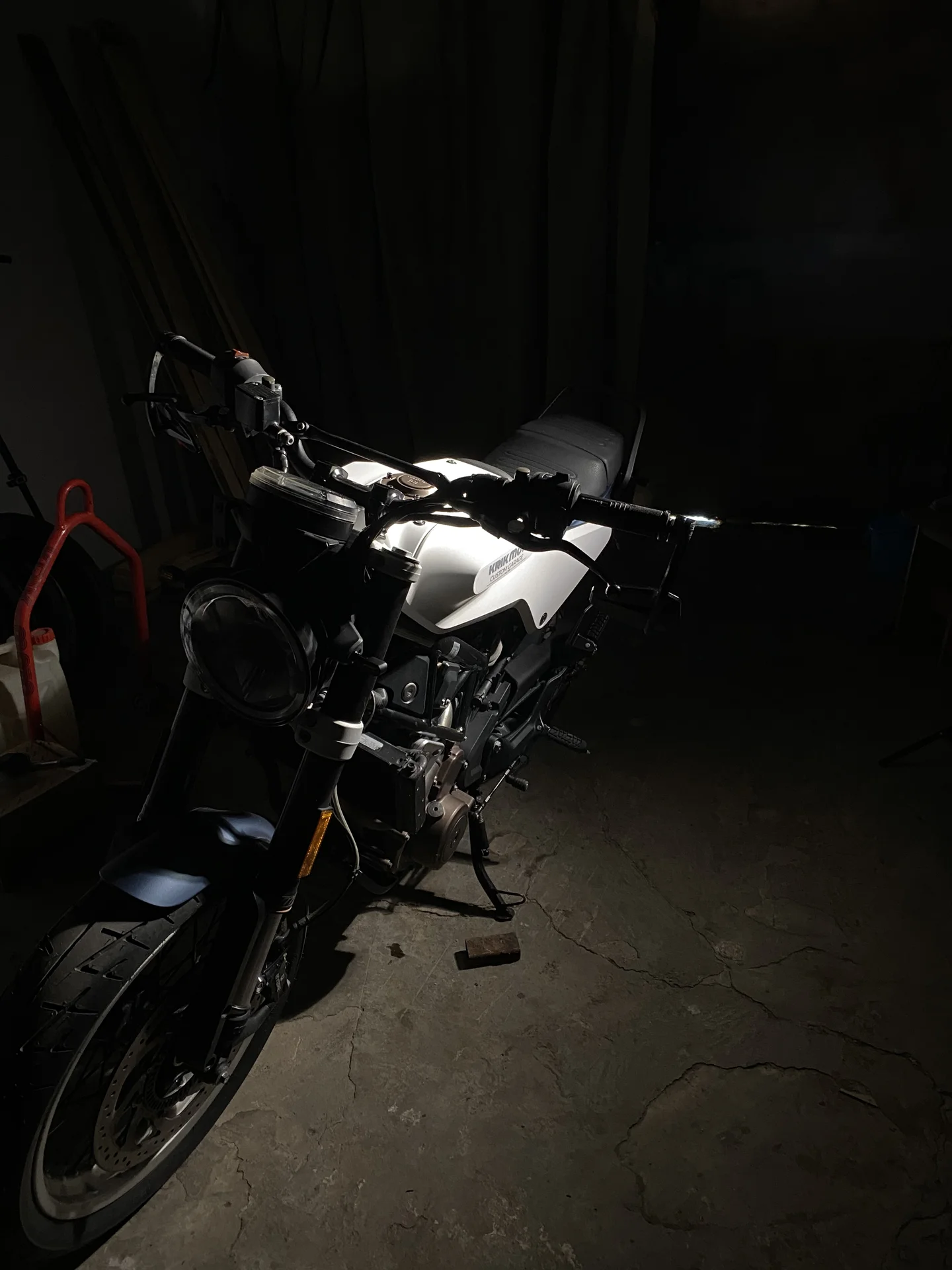 мотоцикл Husqvarna 401 - миниатюра 3