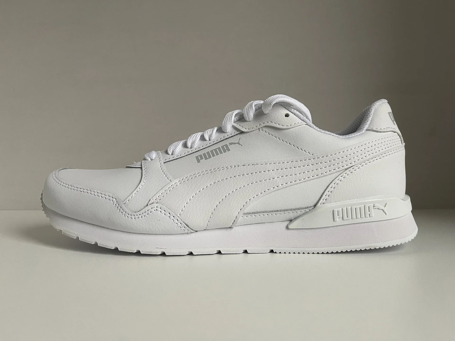 Кроссовки Puma ST Runner White - изображение 1