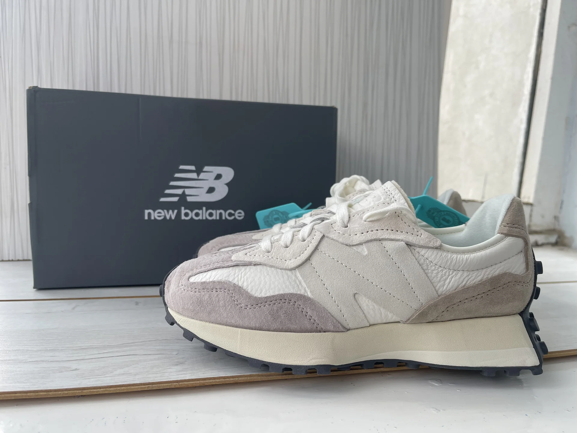 Кроссовки New Balance 327 - изображение 1