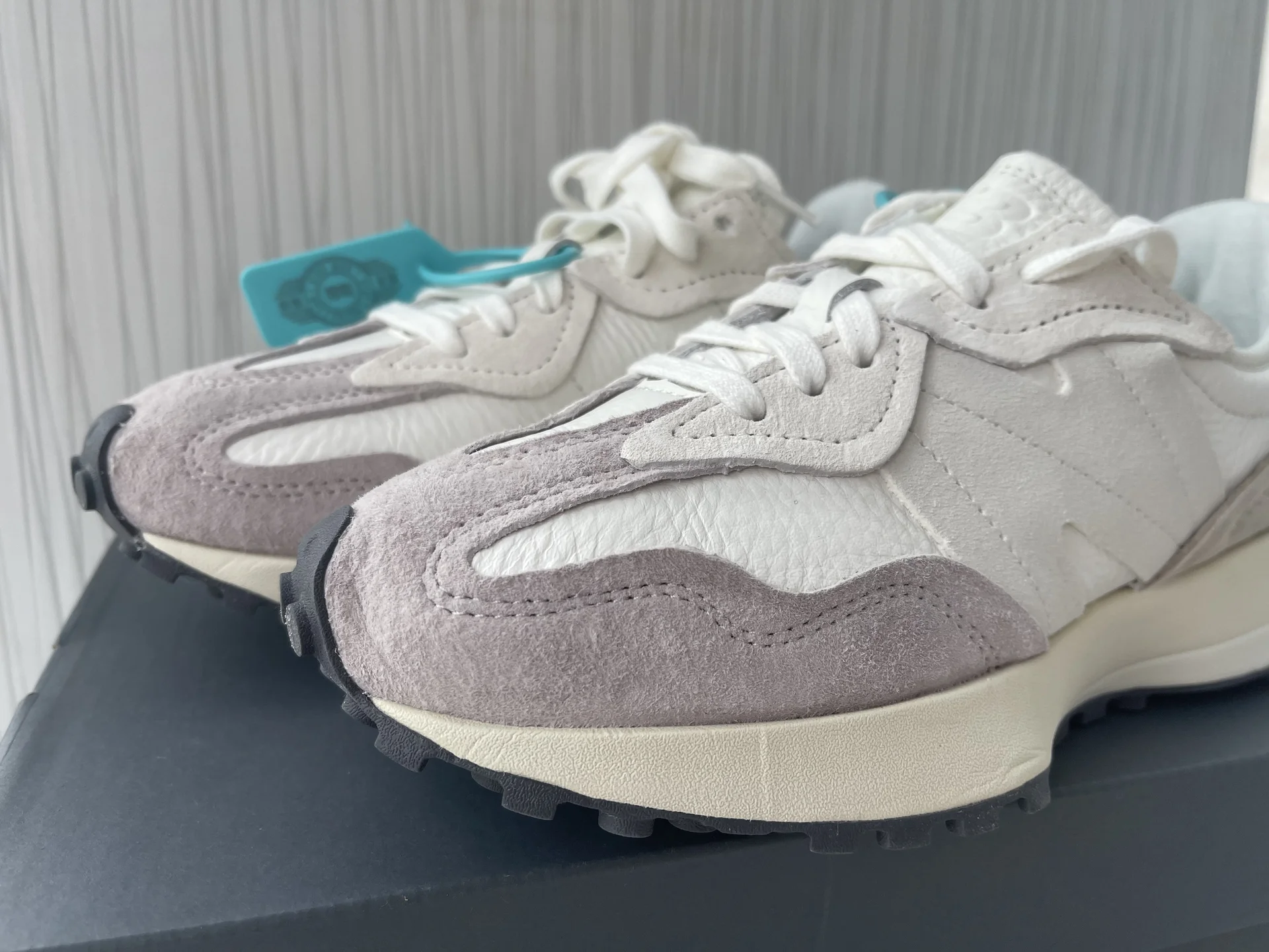 Кроссовки New Balance 327 - миниатюра 2