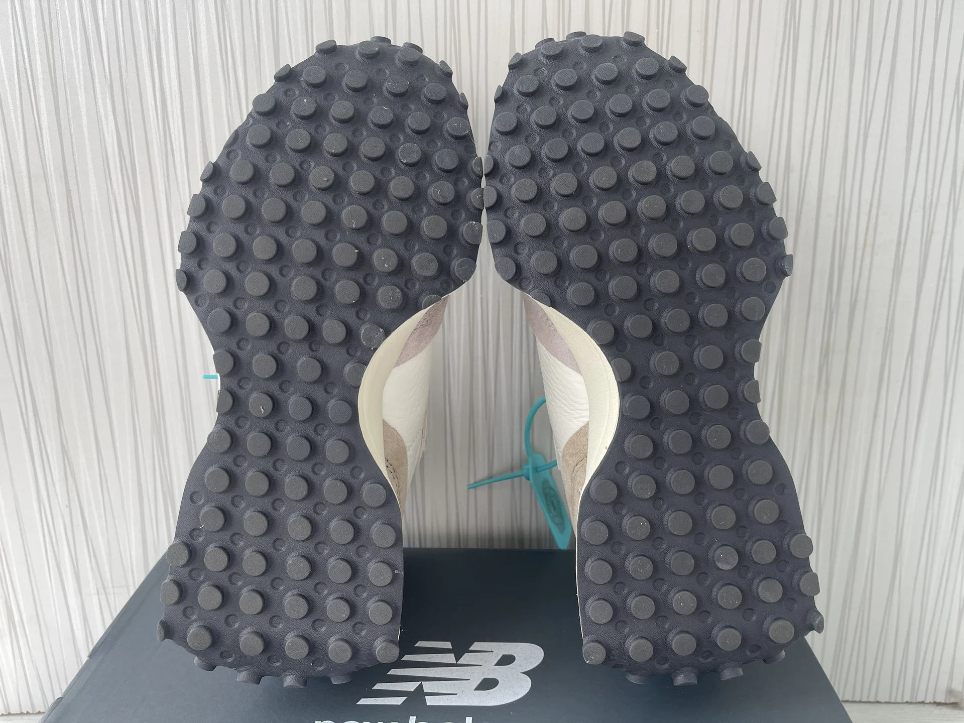 Кроссовки New Balance 327 - миниатюра 8