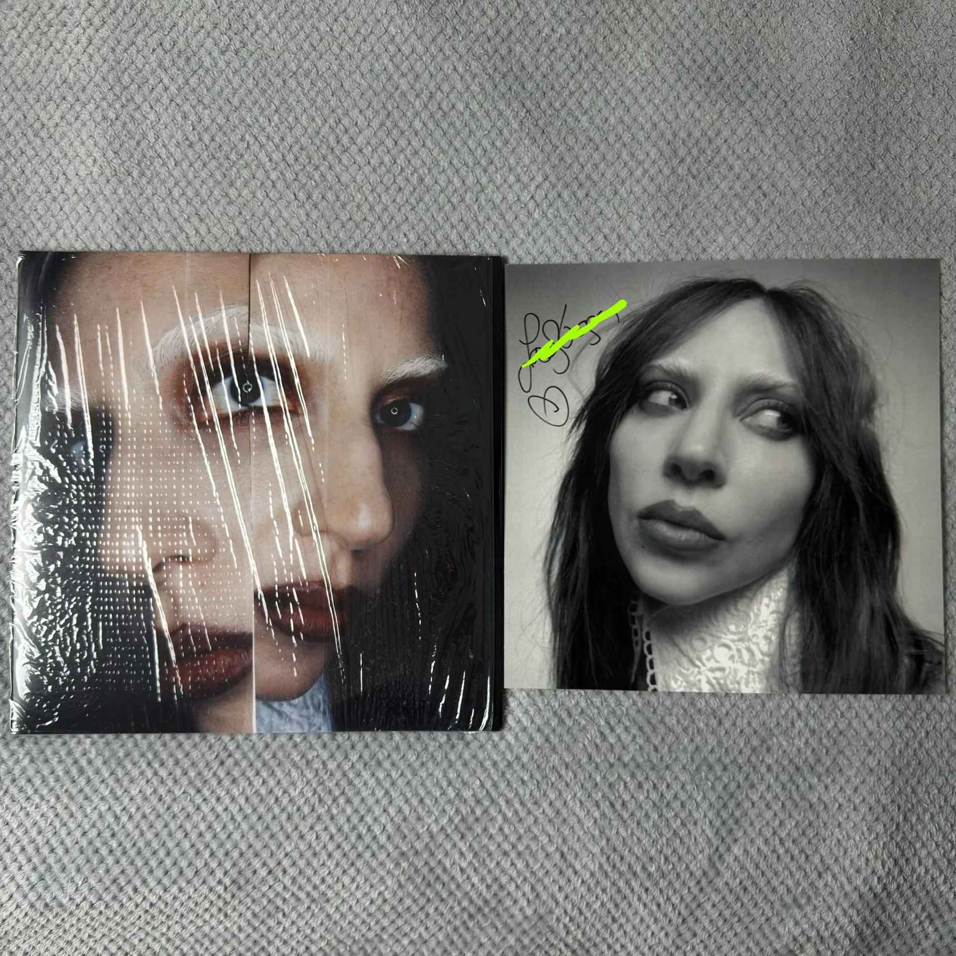Lady Gaga - Mayhem Подписанный Винил Alt Card 2LP - изображение 1
