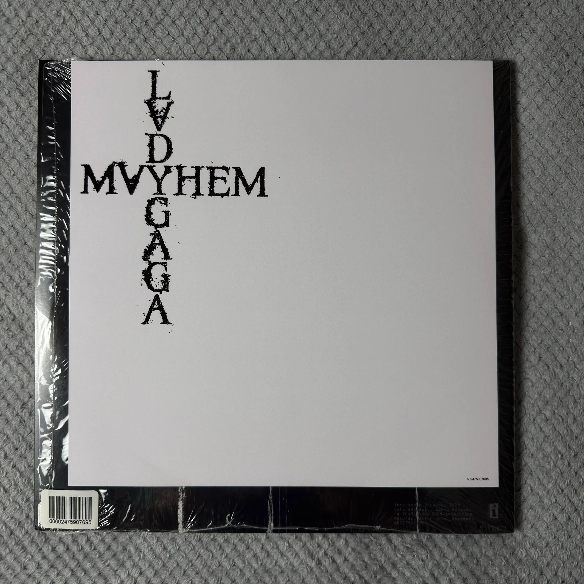 Lady Gaga - Mayhem Подписанный Винил Alt Card 2LP - миниатюра 3