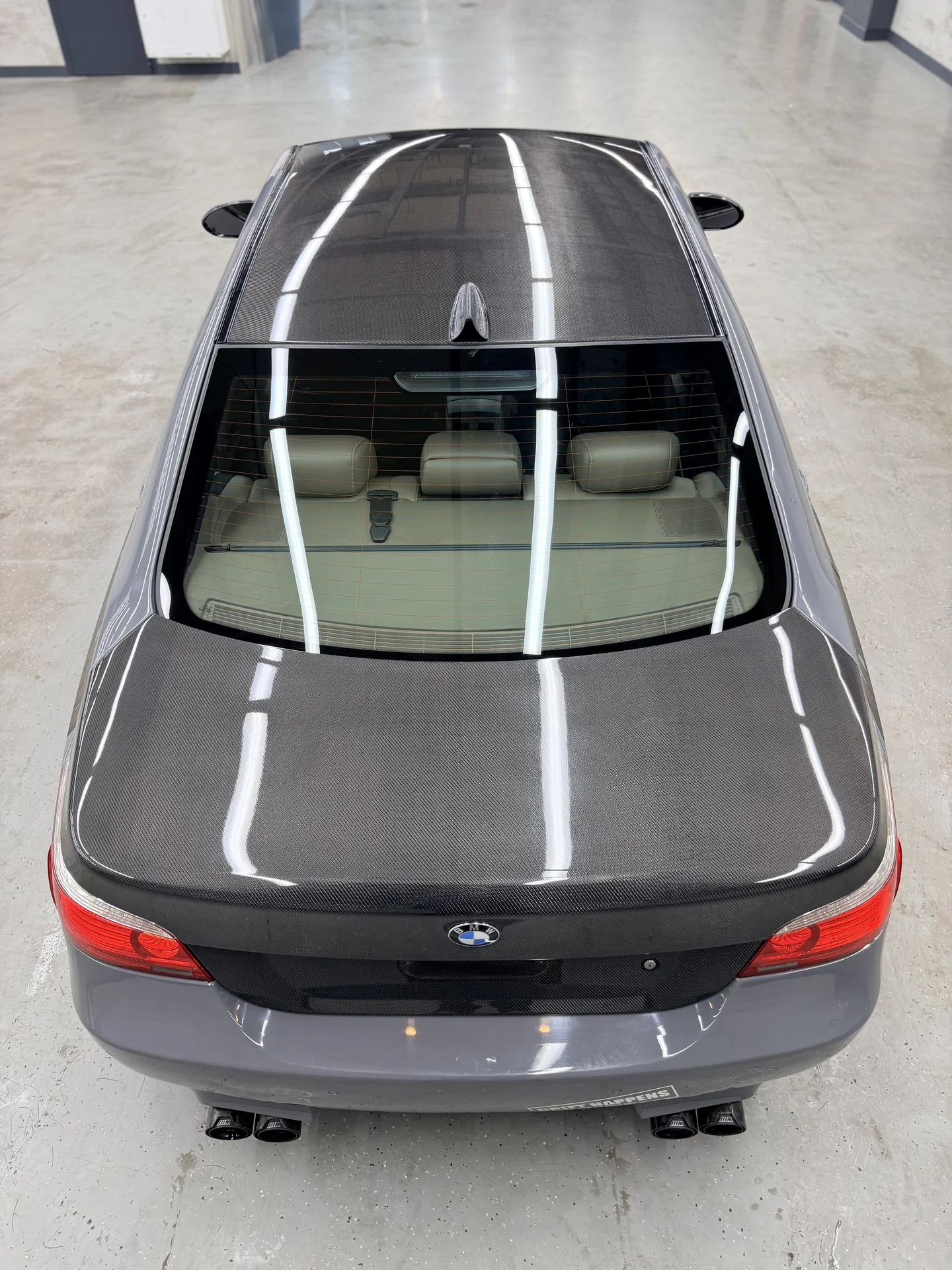 Карбоновая крышка багажника на bmw E60 - изображение 1