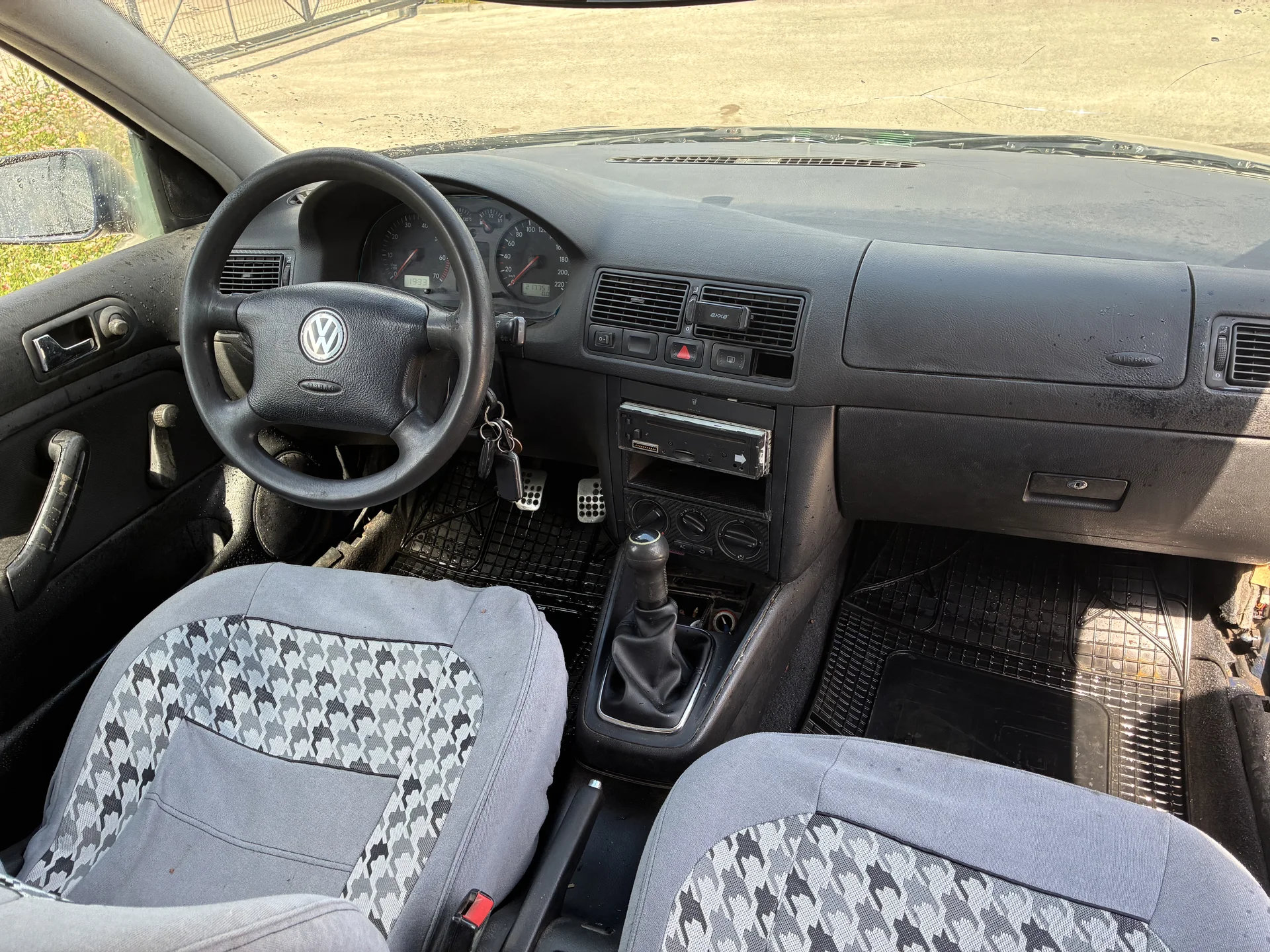 Volkswagen Golf 1.4 МТ, 1998, 217 751 км - миниатюра 7