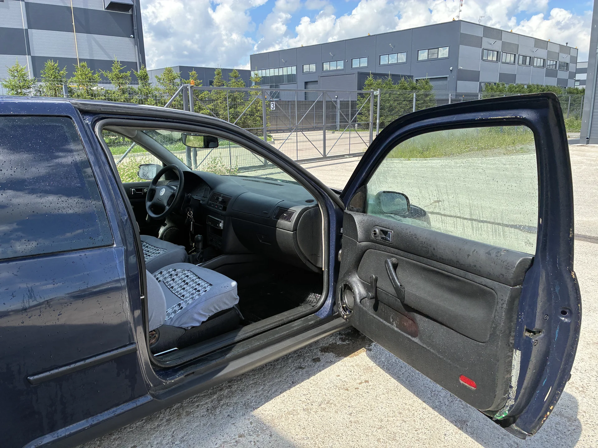 Volkswagen Golf 1.4 МТ, 1998, 217 751 км - миниатюра 10