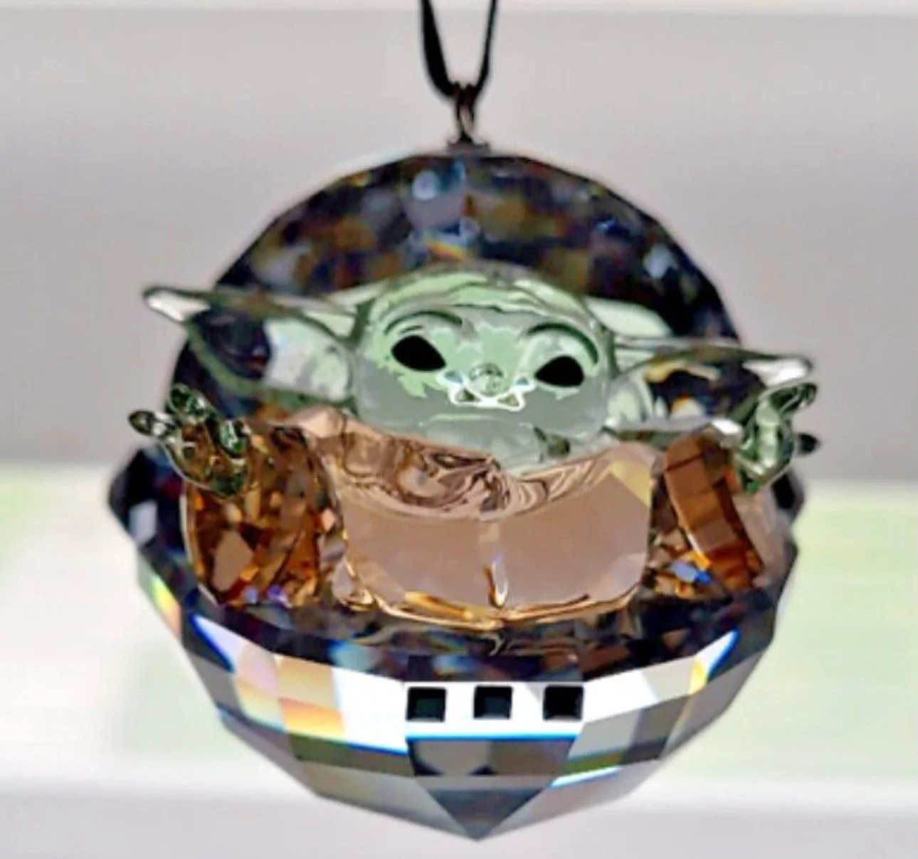 Фигурка Swarovski Star Wars the Mandalorian Grogu - миниатюра 2