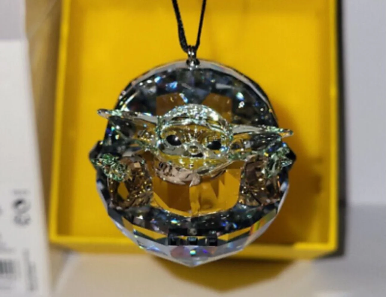 Фигурка Swarovski Star Wars the Mandalorian Grogu - миниатюра 3