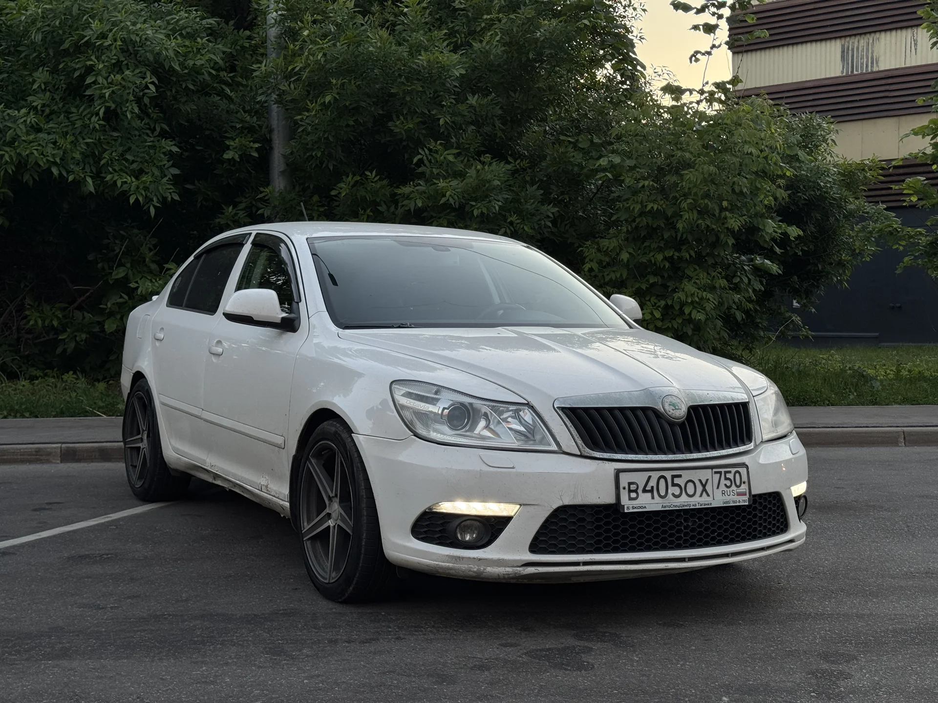 Skoda Octavia 1.8 AMT - миниатюра 2