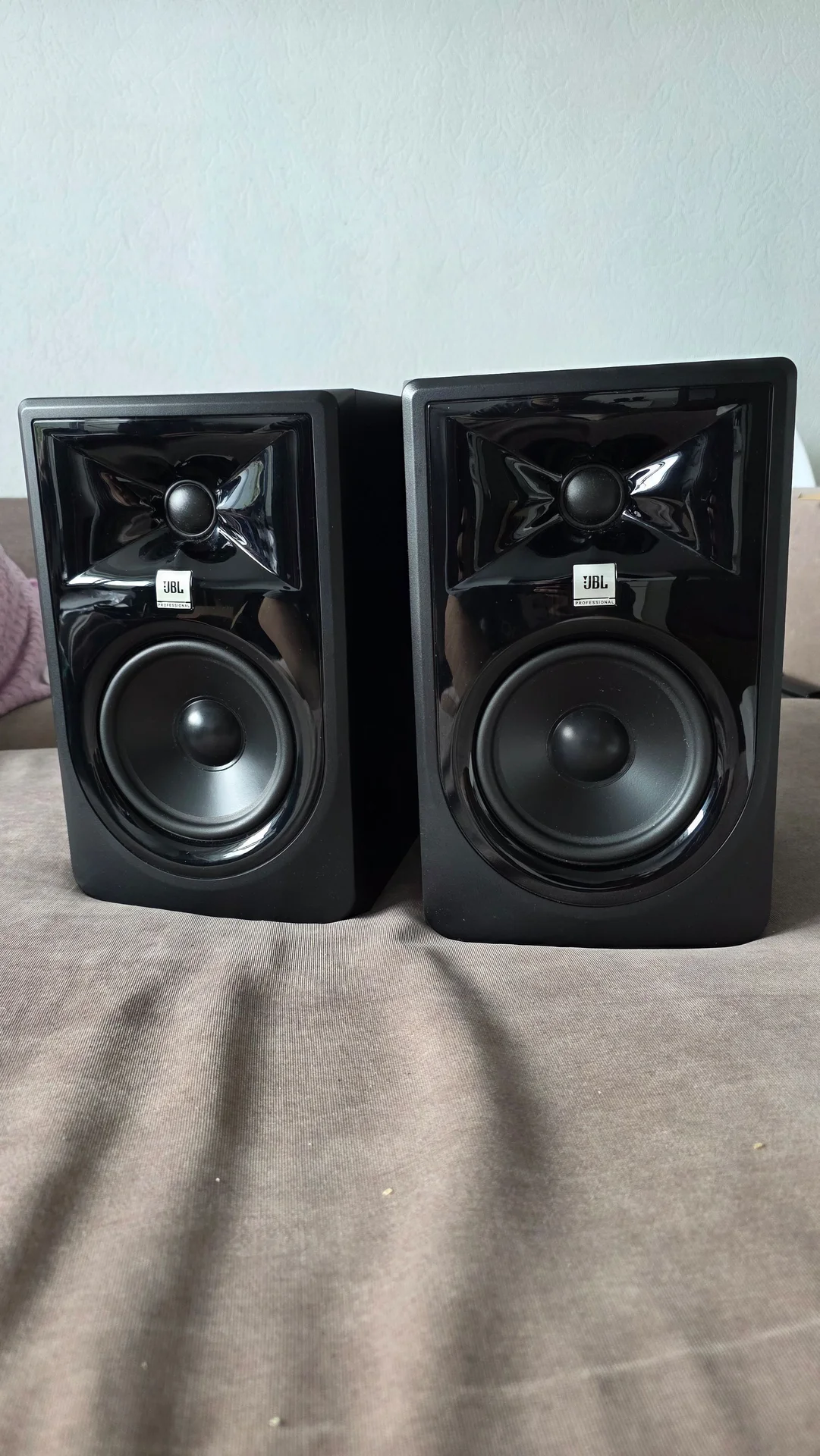 Студийные мониторы JBL 305P MKII - изображение 1