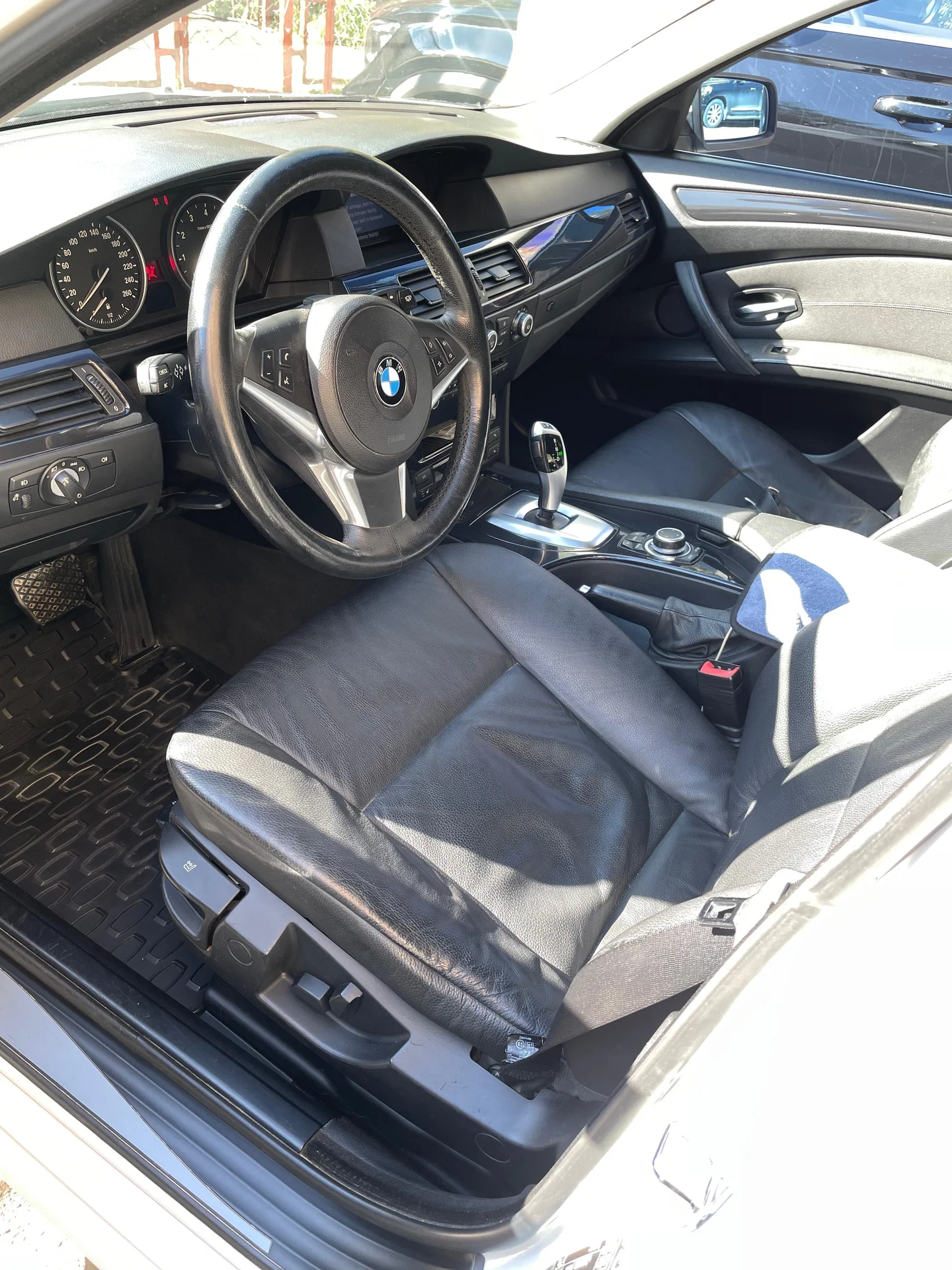 BMW 5 серия е60 - миниатюра 3
