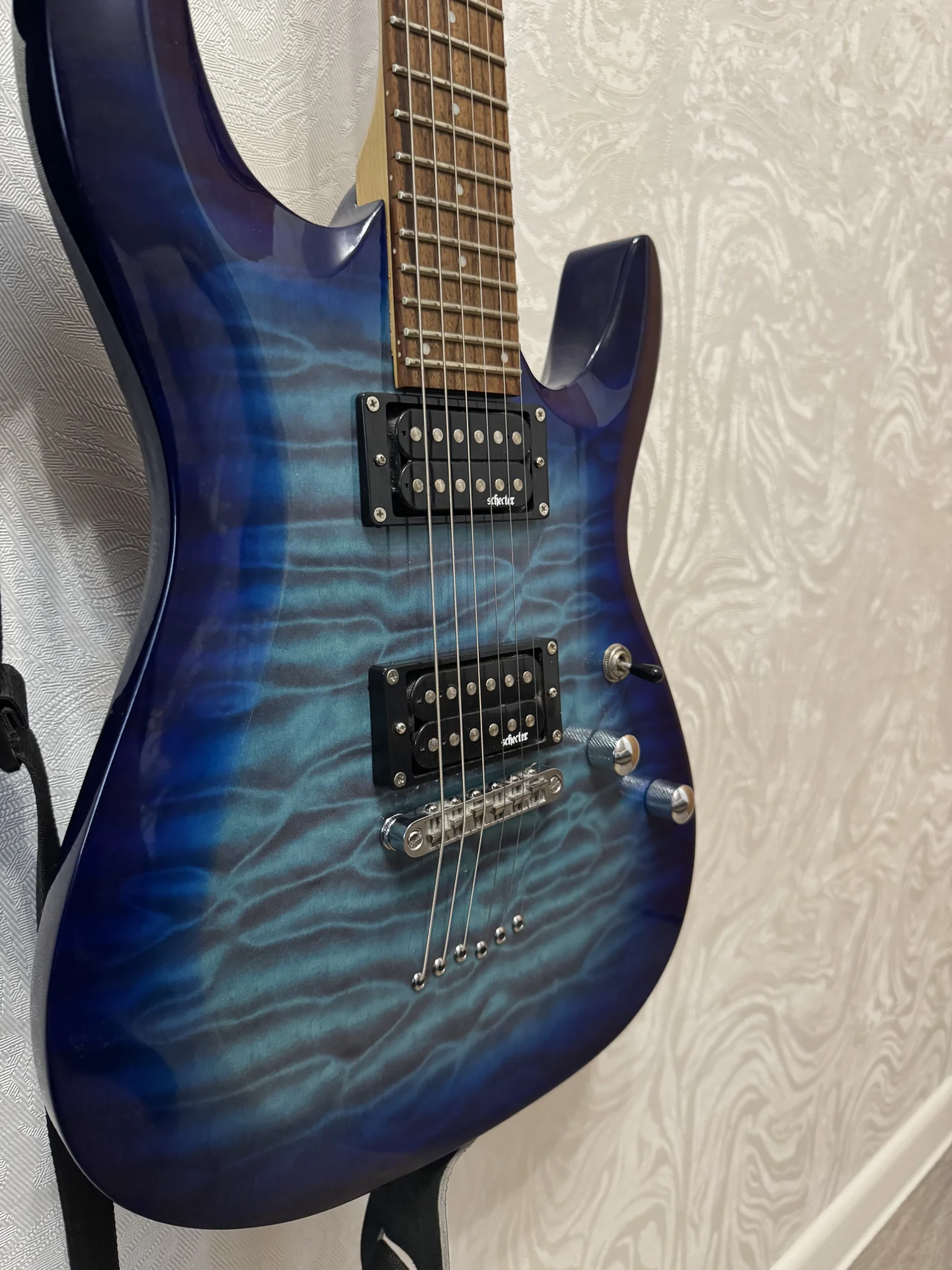 Электрогитара Schecter - миниатюра 2
