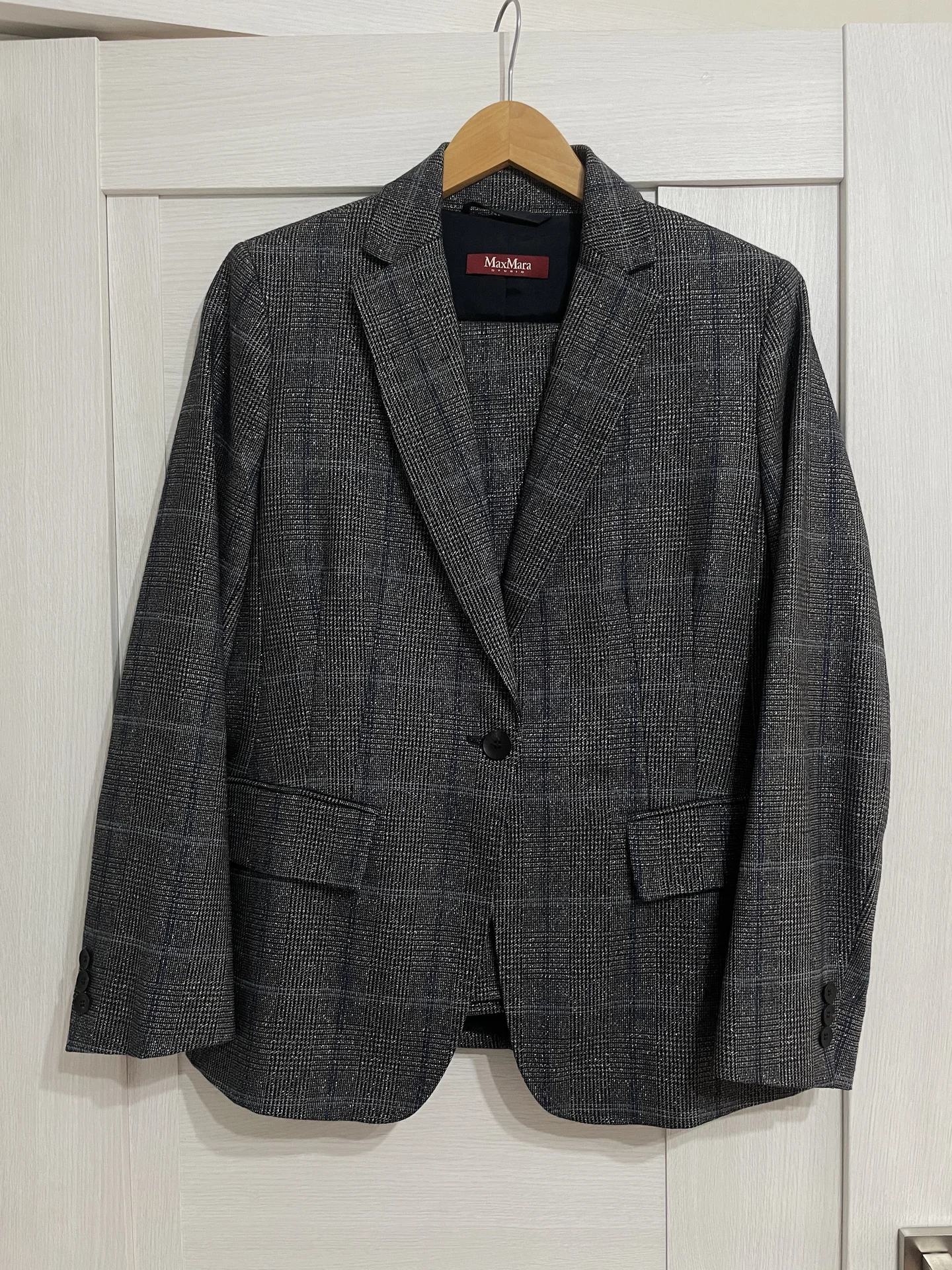 Брючный костюм Max Mara - изображение 1