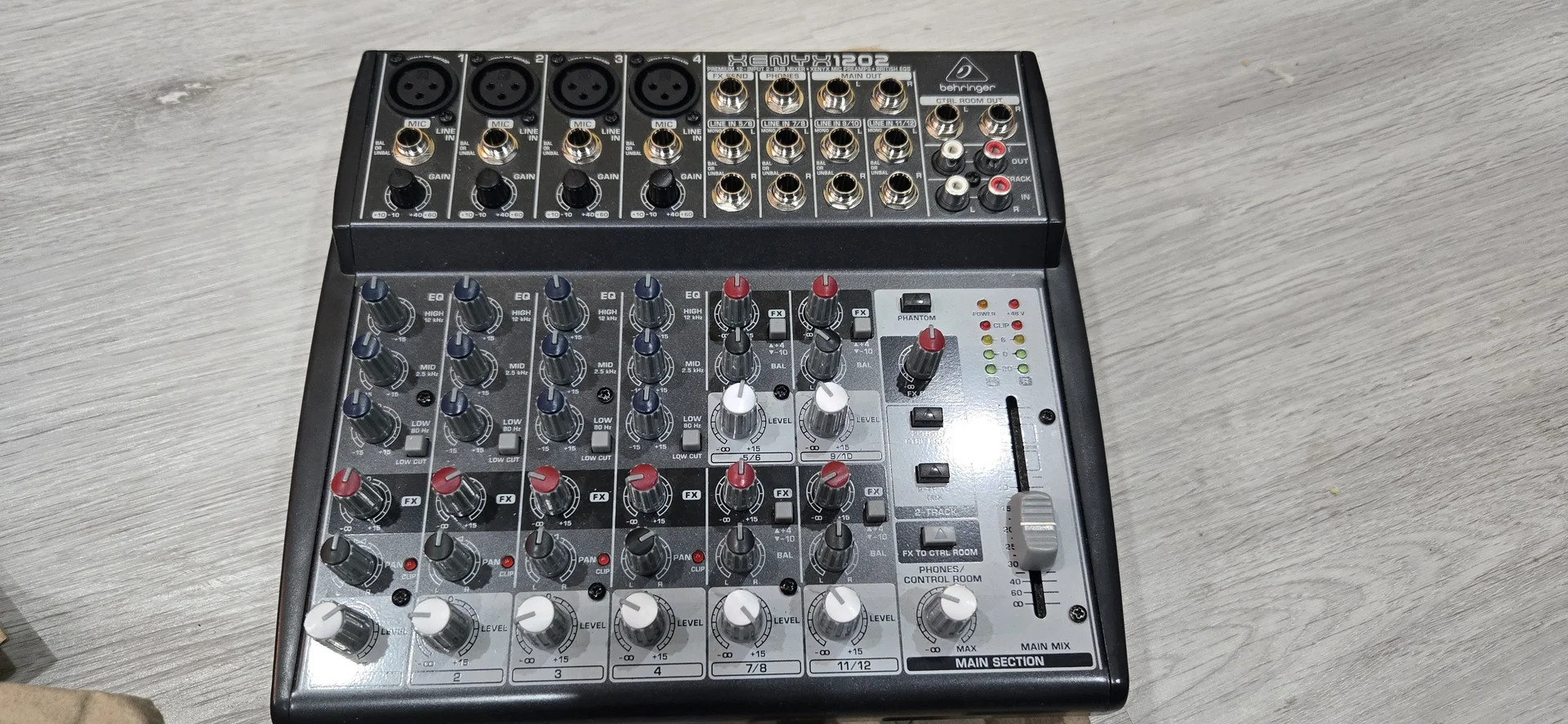 Микшер Behringer Xenyx1202 - изображение 1