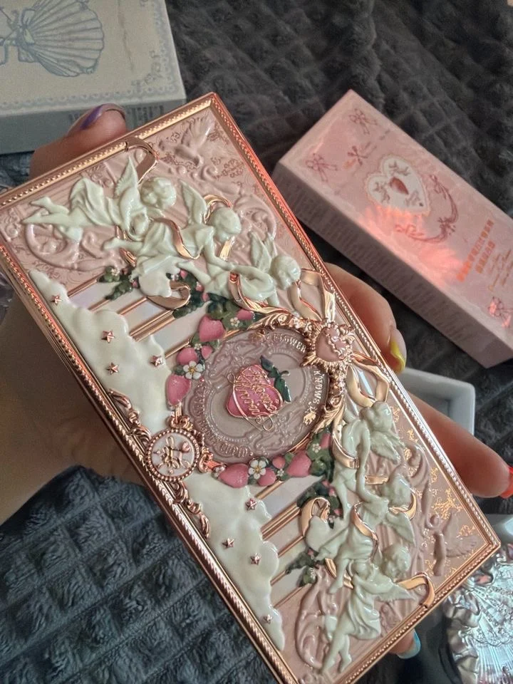 Flower Knows Strawberry Cupid Makeup Palette - миниатюра 2