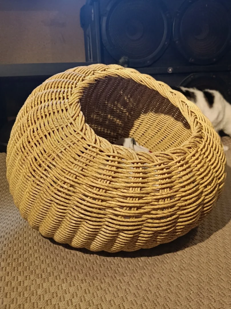Домик из ротанга для кошки, маленькой собачки - миниатюра 3