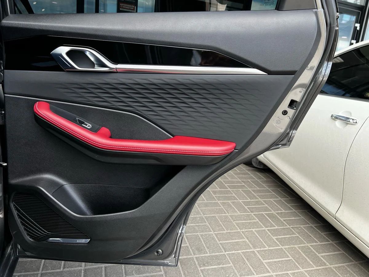 Geely Coolray I Рестайлинг, 2024 - миниатюра 18