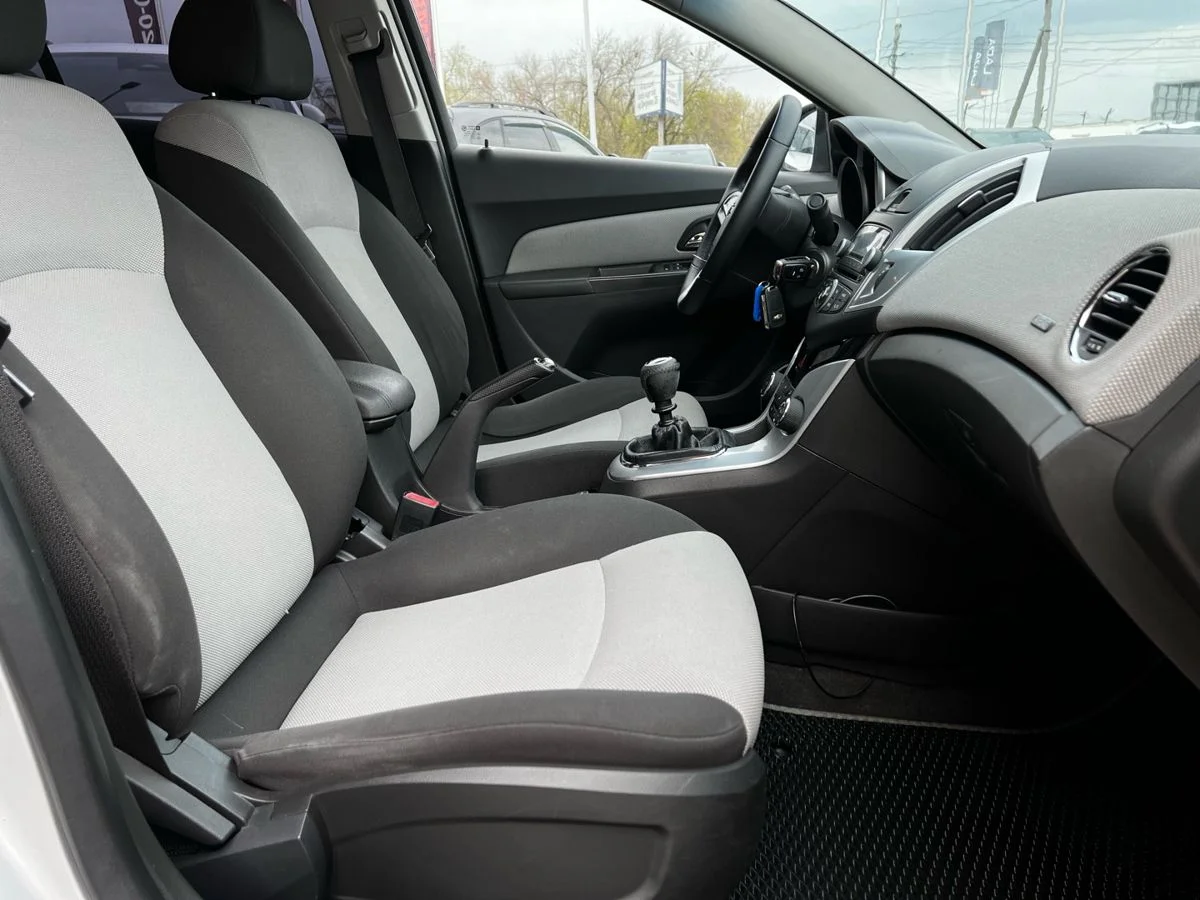 Chevrolet Cruze I Рестайлинг, 2013 - миниатюра 11