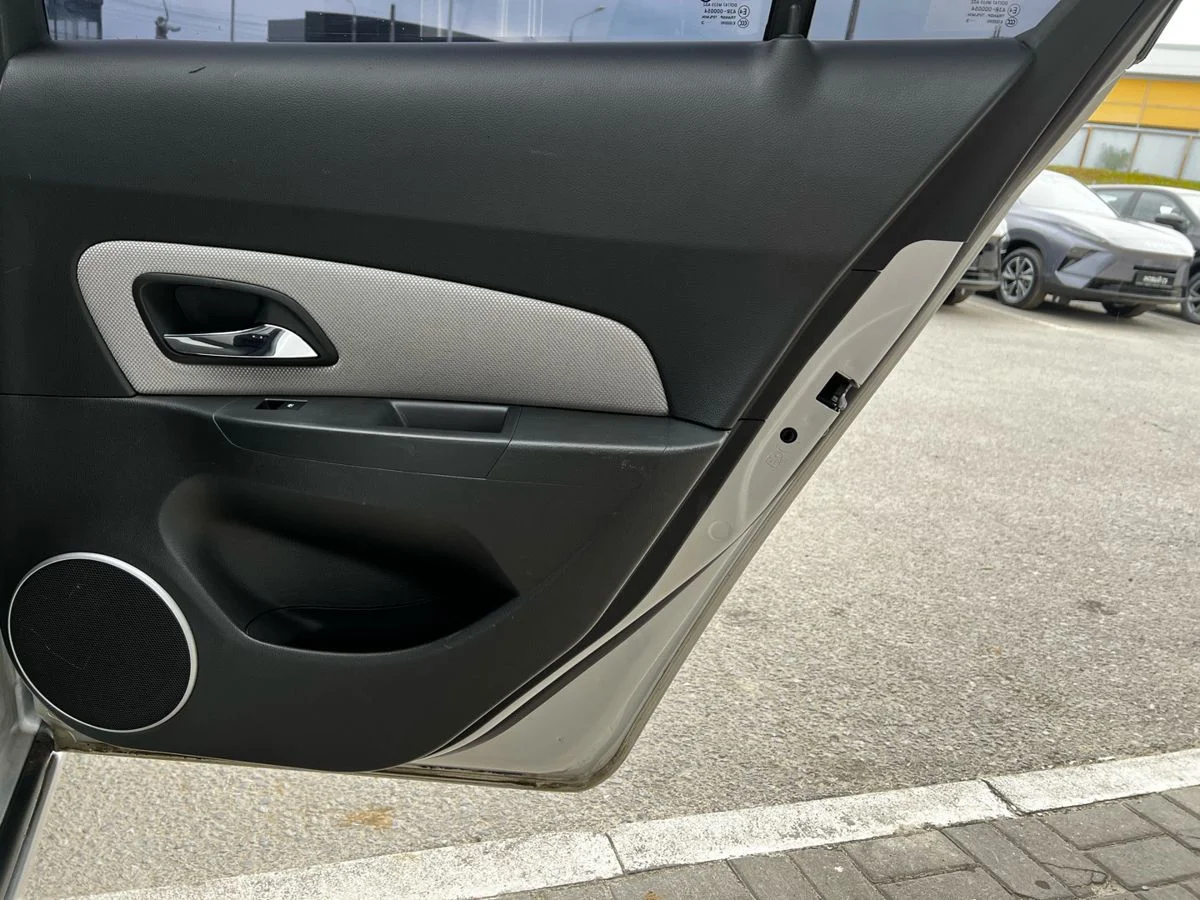 Chevrolet Cruze I Рестайлинг, 2013 - миниатюра 18