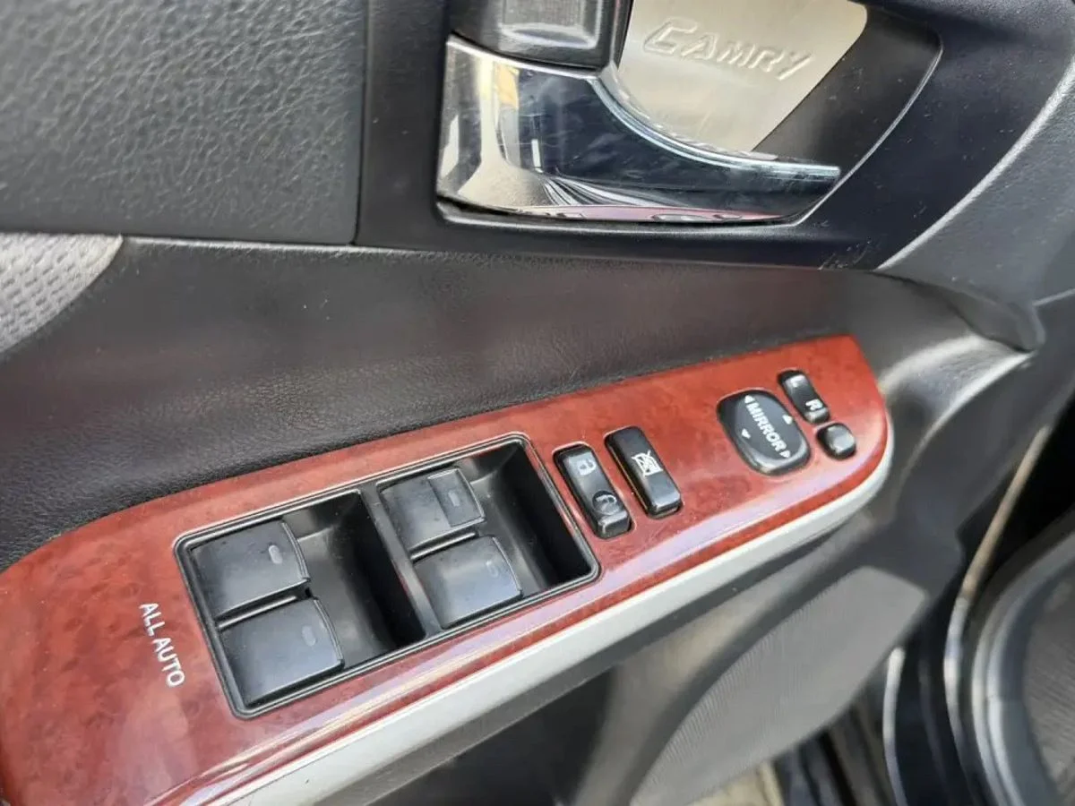Toyota Camry VII (XV50), 2013 - миниатюра 14