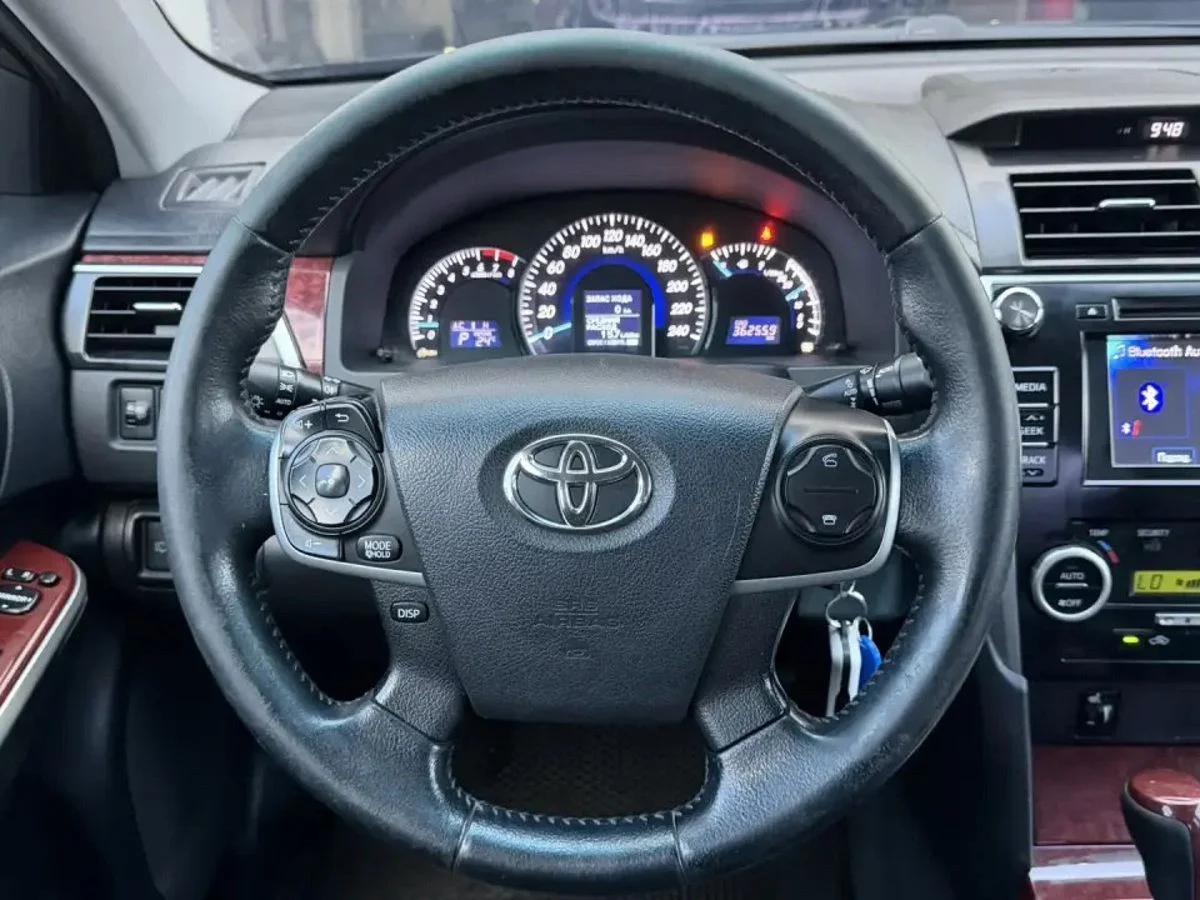 Toyota Camry VII (XV50), 2013 - миниатюра 15