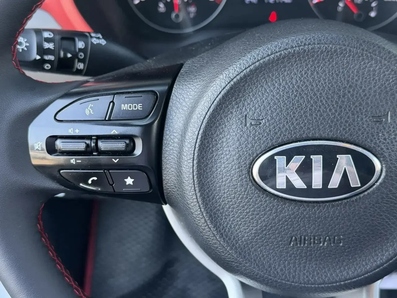 Kia RIO 2021 - миниатюра 11