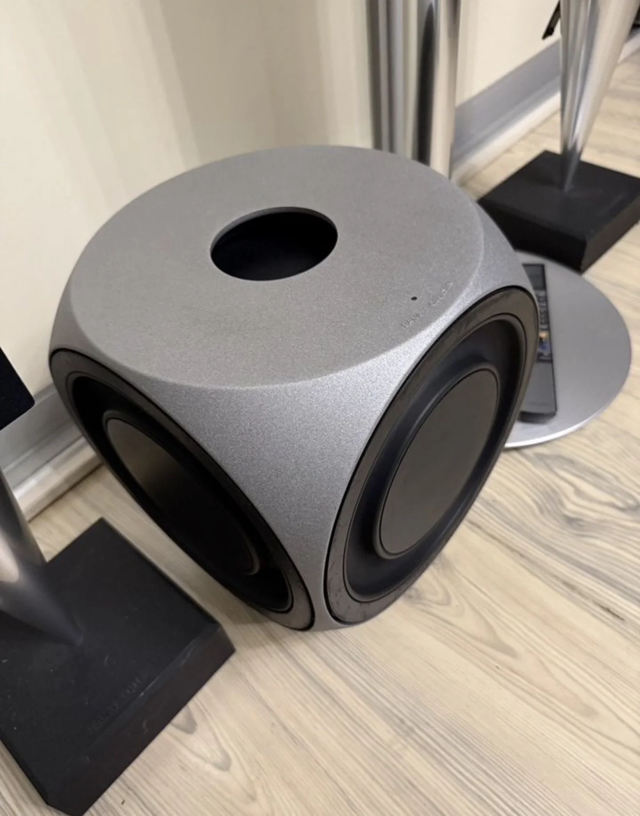 B & O Beosound 9000 / Beolab 2 / beolab 8000 - миниатюра 4