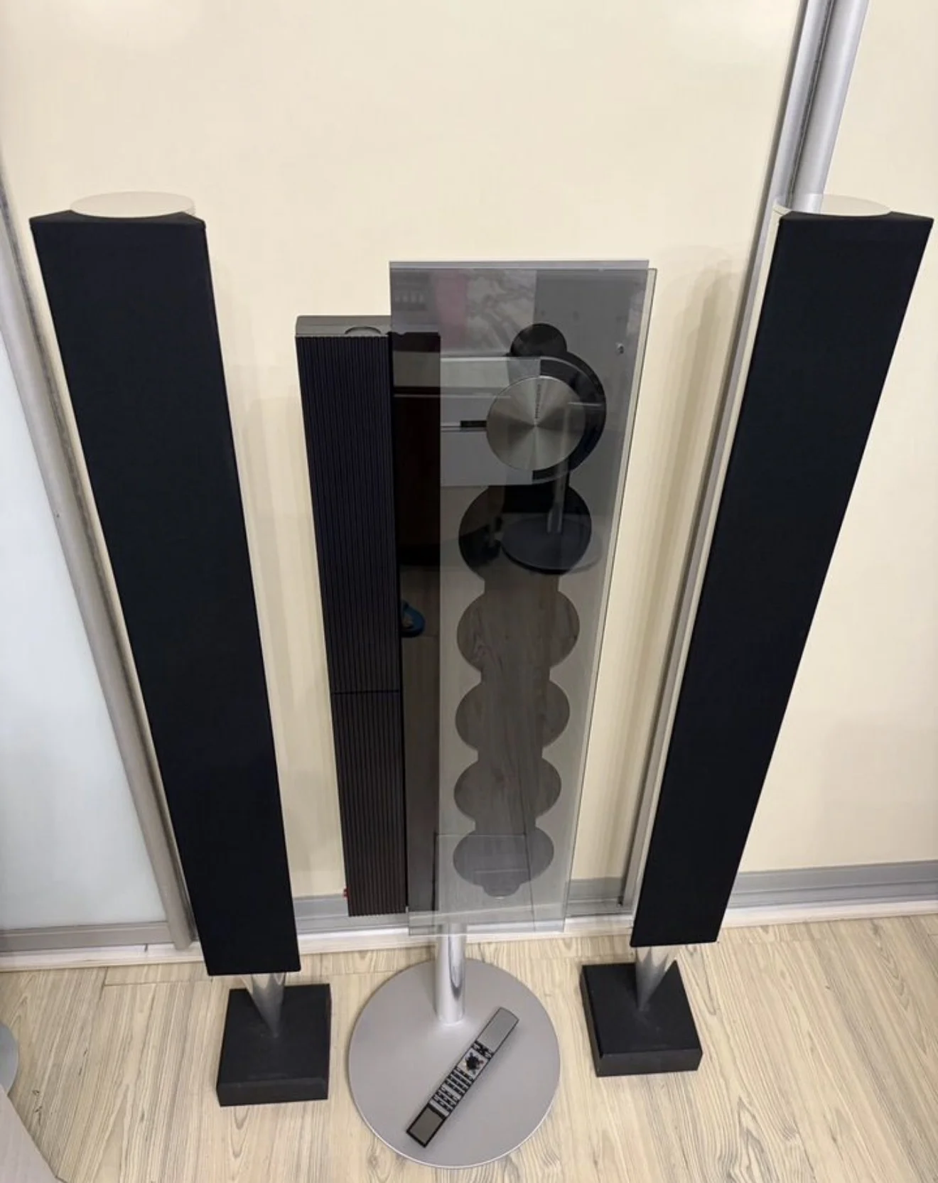 B & O Beosound 9000 (GB) / Beolab 8000 / beo 4
