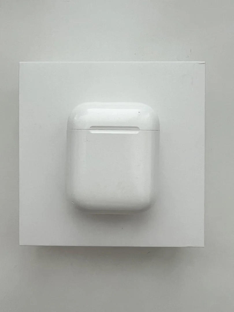 Оригинальные Apple AirPods 2 с кейсом и коробкой - миниатюра 3