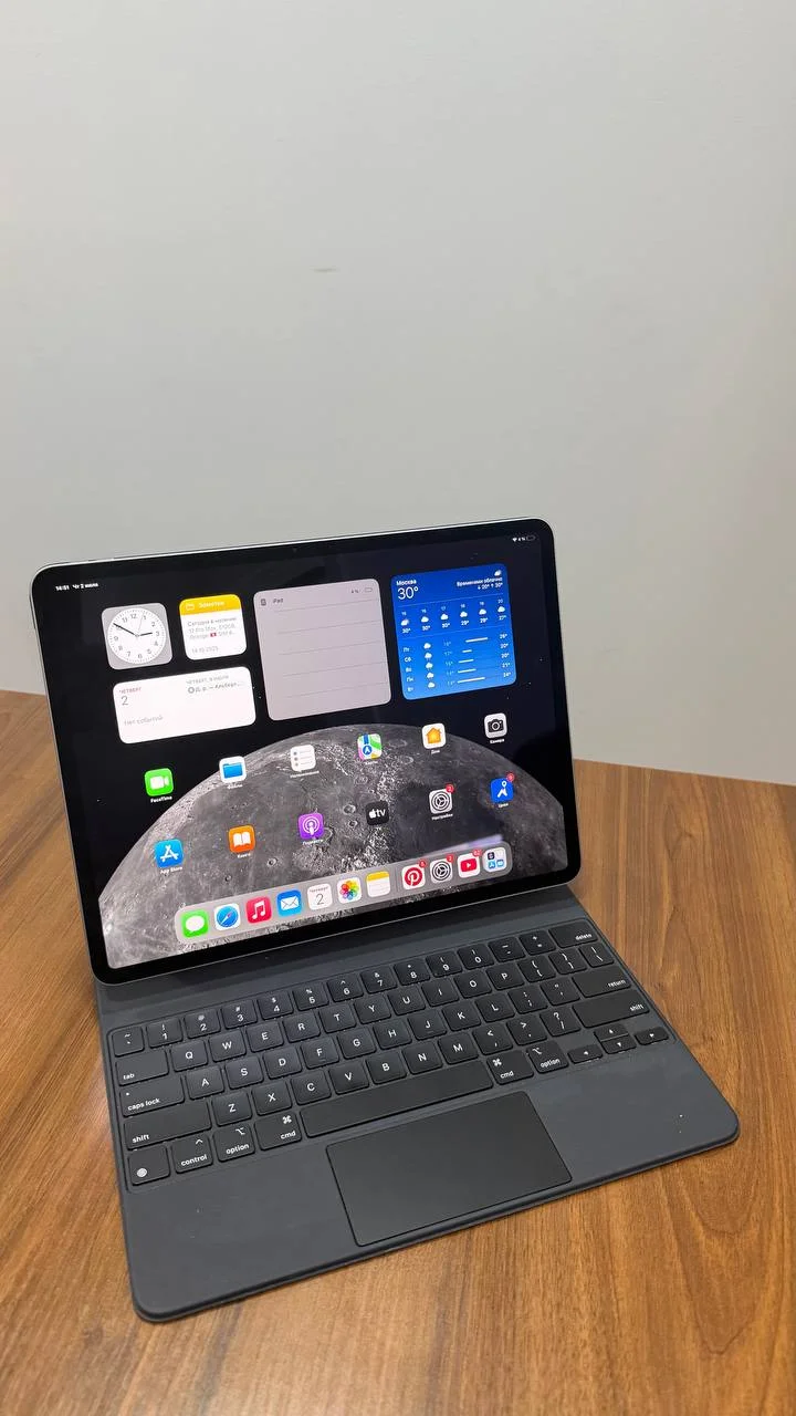 iPad Air 13" M2 256 гб Wi-Fi (Клавиатура в комплекте) - миниатюра 3