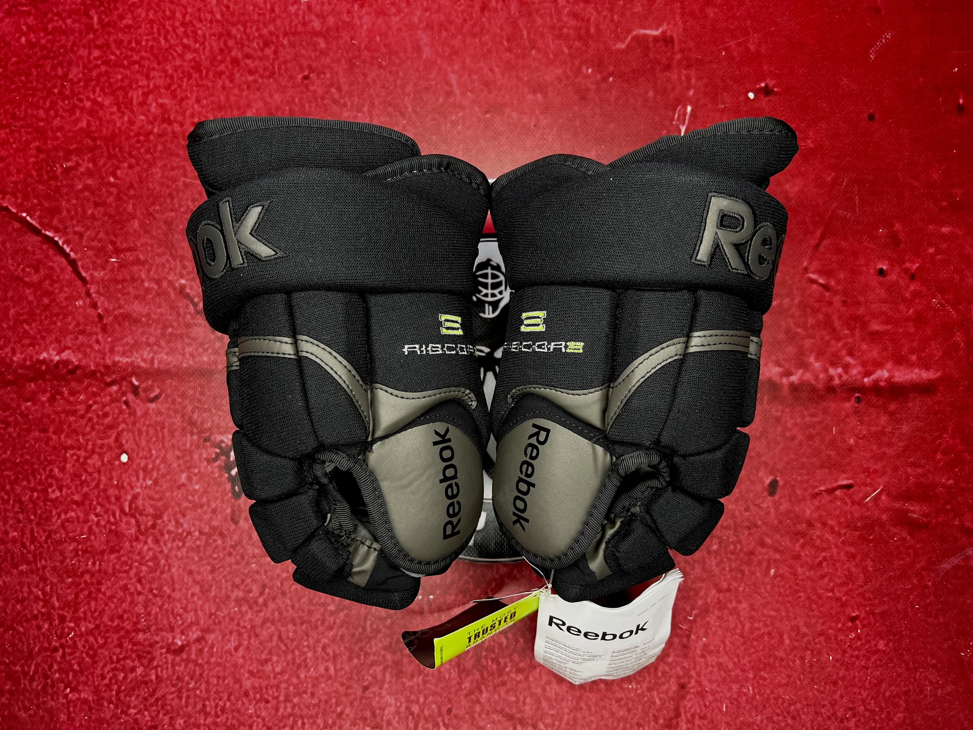 Хоккейные перчатки краги reebok ribcore SR 13