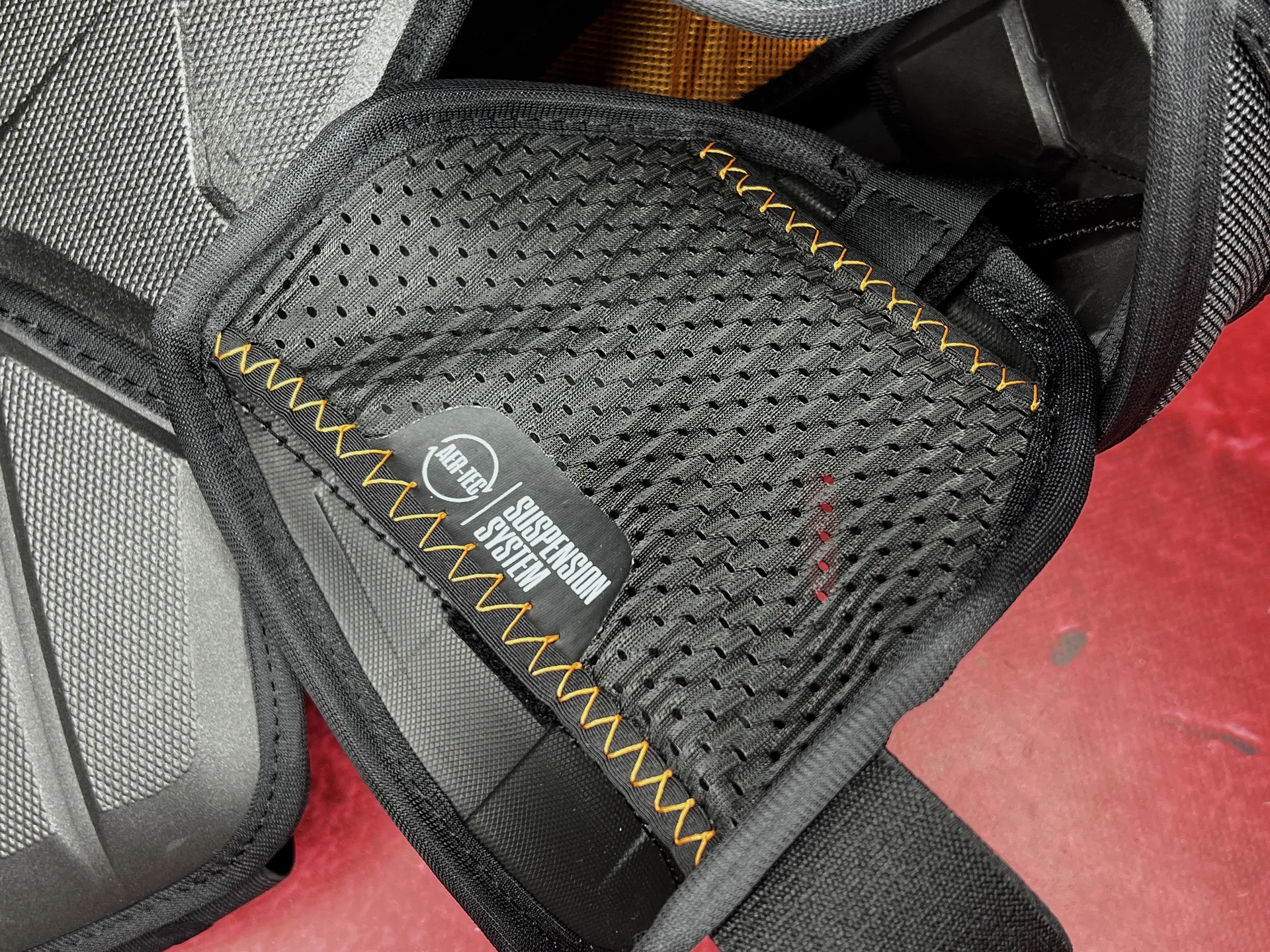 Хоккейный нагрудник CCM XR PRO SR L - миниатюра 6