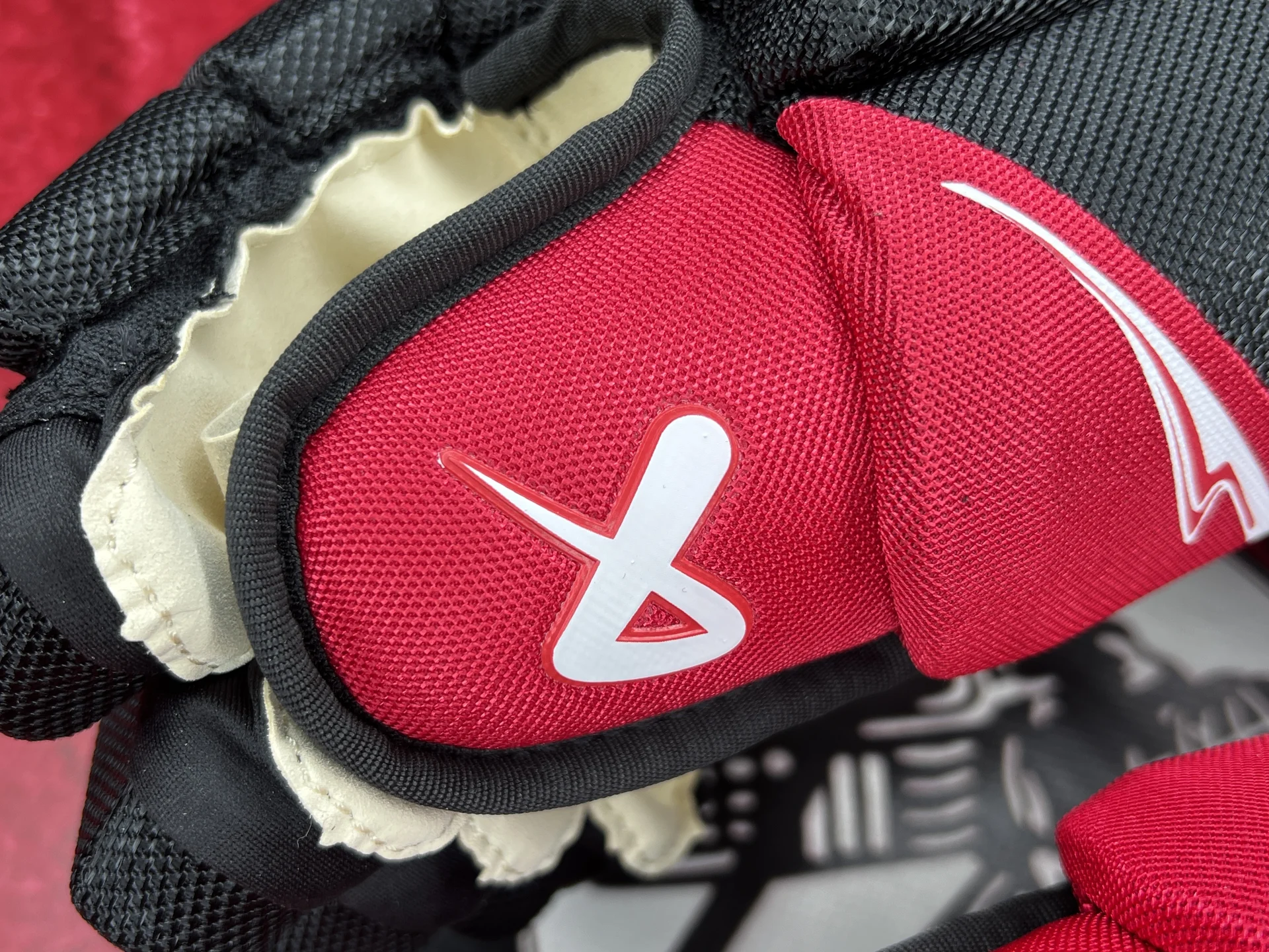 Хоккейные перчатки краги bauer flypro SR 14 - миниатюра 2
