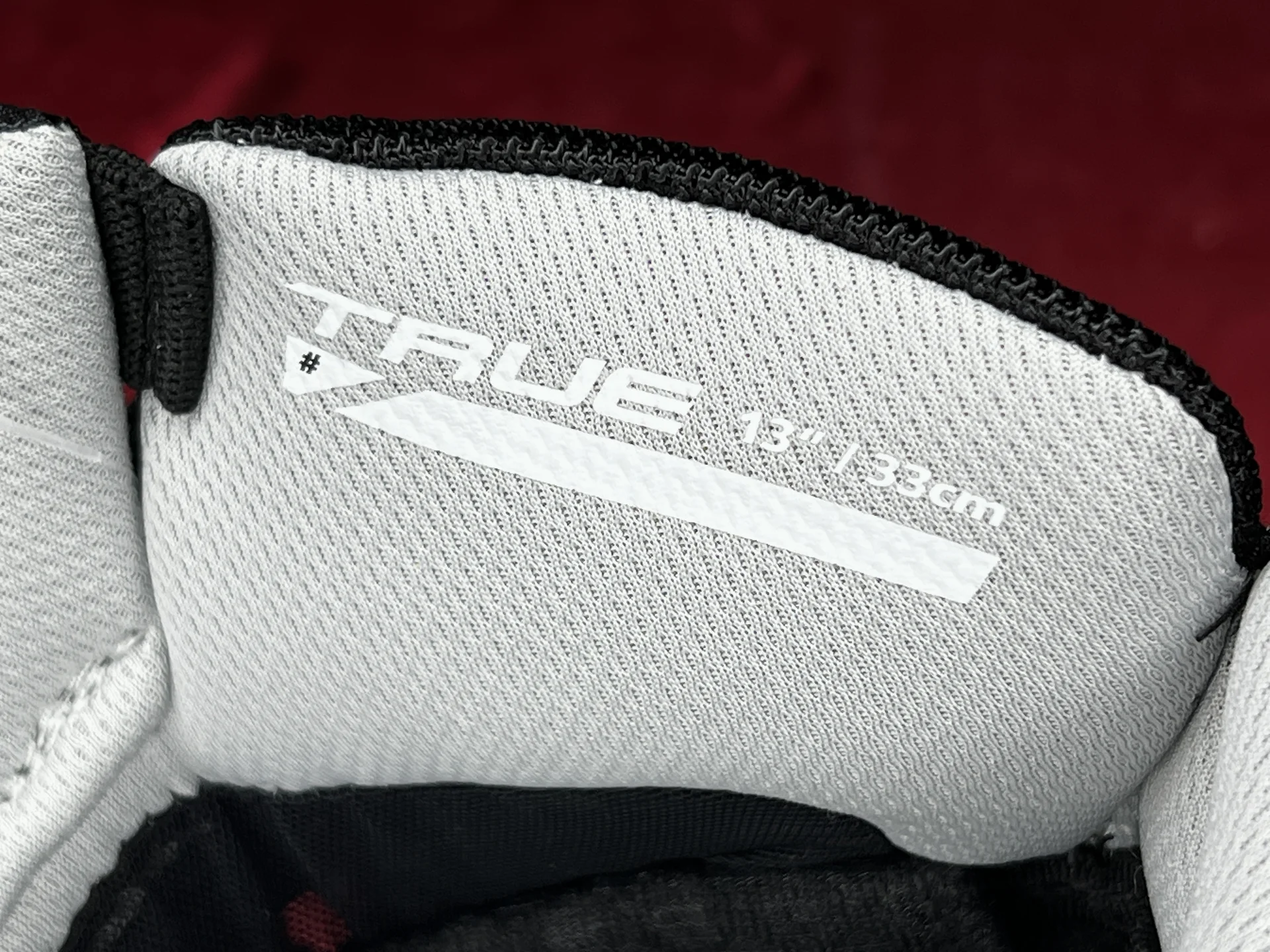 Хоккейные перчатки краги true 7X3 SR 13 - миниатюра 9