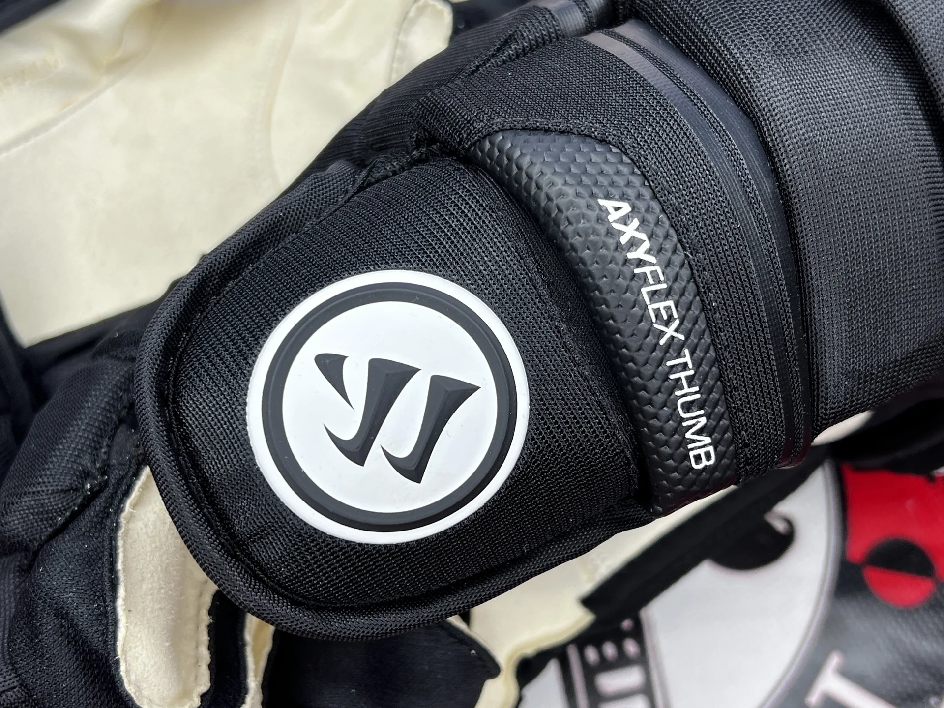 Хоккейные перчатки краги WARRIOR QRE PRO SR 14 - миниатюра 2